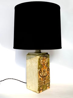 Lampada da tavolo dell'artista ceramista francese Roger Capron, realizzata in collaborazione con Jean Derval