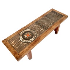 Table basse ou banc en céramique, structure en bois de style brutaliste, d'origine espagnole, vers 1970