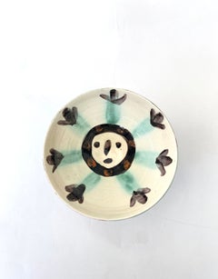 Plato de cerámica de Pablo Picasso, de la colección «Visage» o «Face» de Picasso Madoura, hacia 1955
