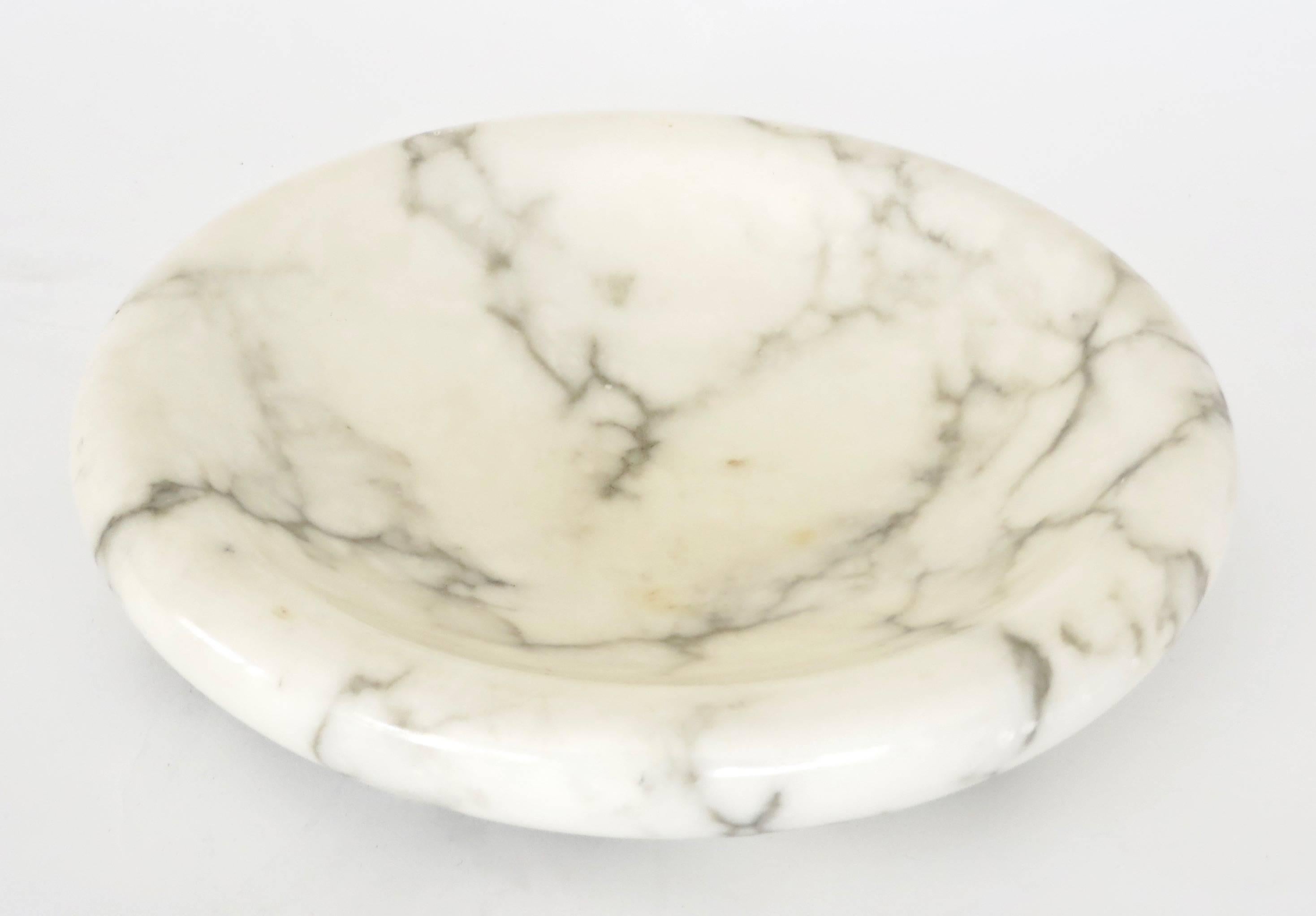 Italian Sculptural Carrara Marble Dish by Sergio Asti In Good Condition For Sale In Chicago, IL