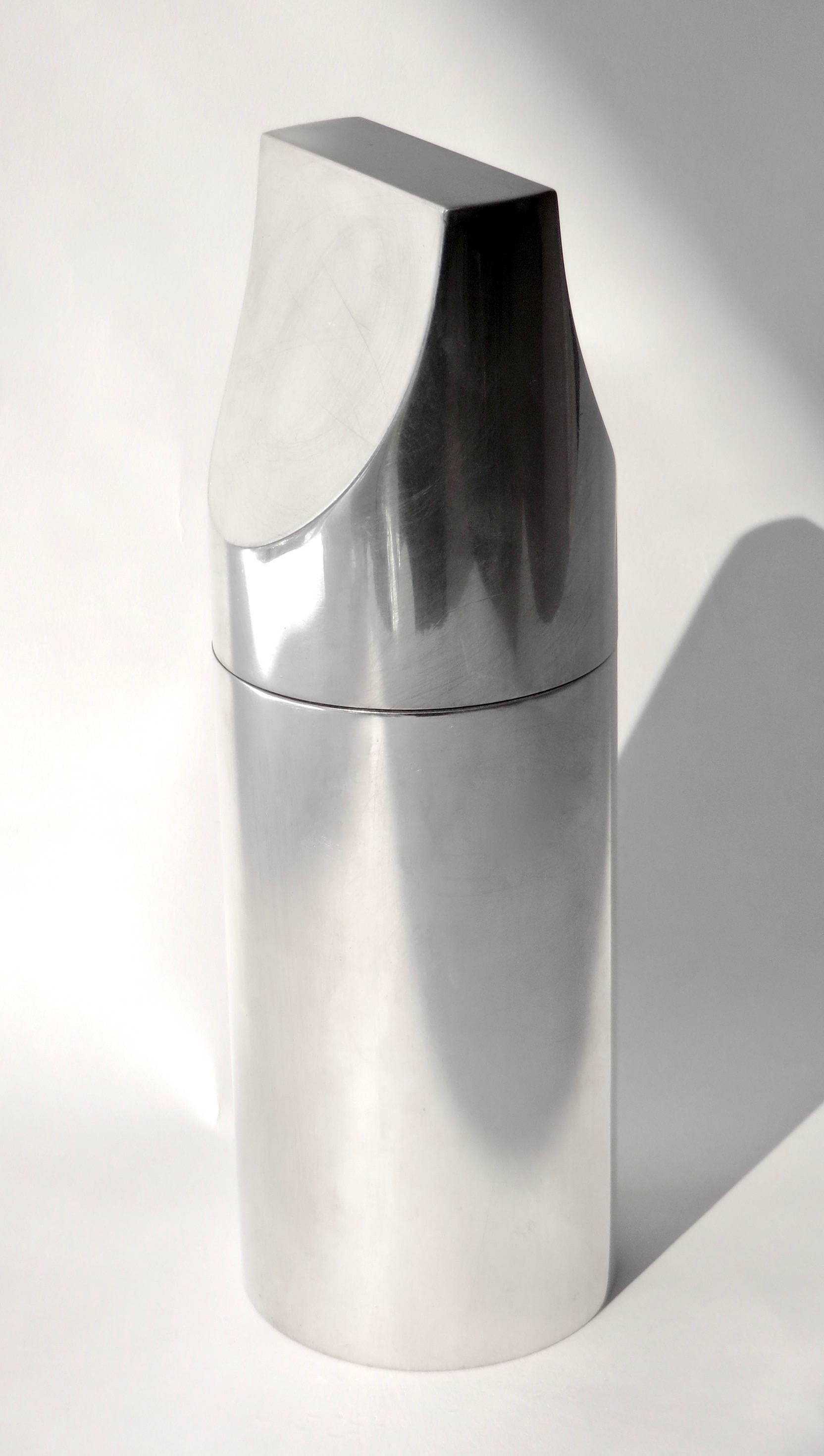 Italian Silver Plate Cocktail Shaker by Lino Sabattini 1