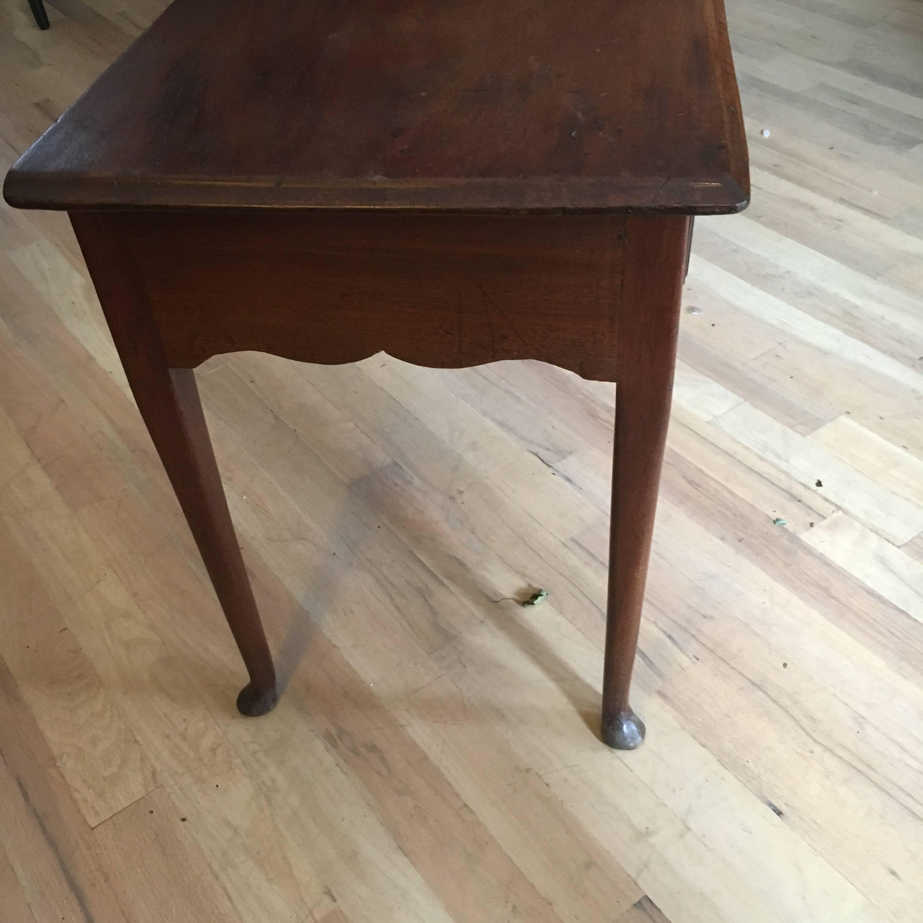 18th Century American Mahogany Tea Table, Great Size and Form In Excellent Condition For Sale In Buchanan, MI
