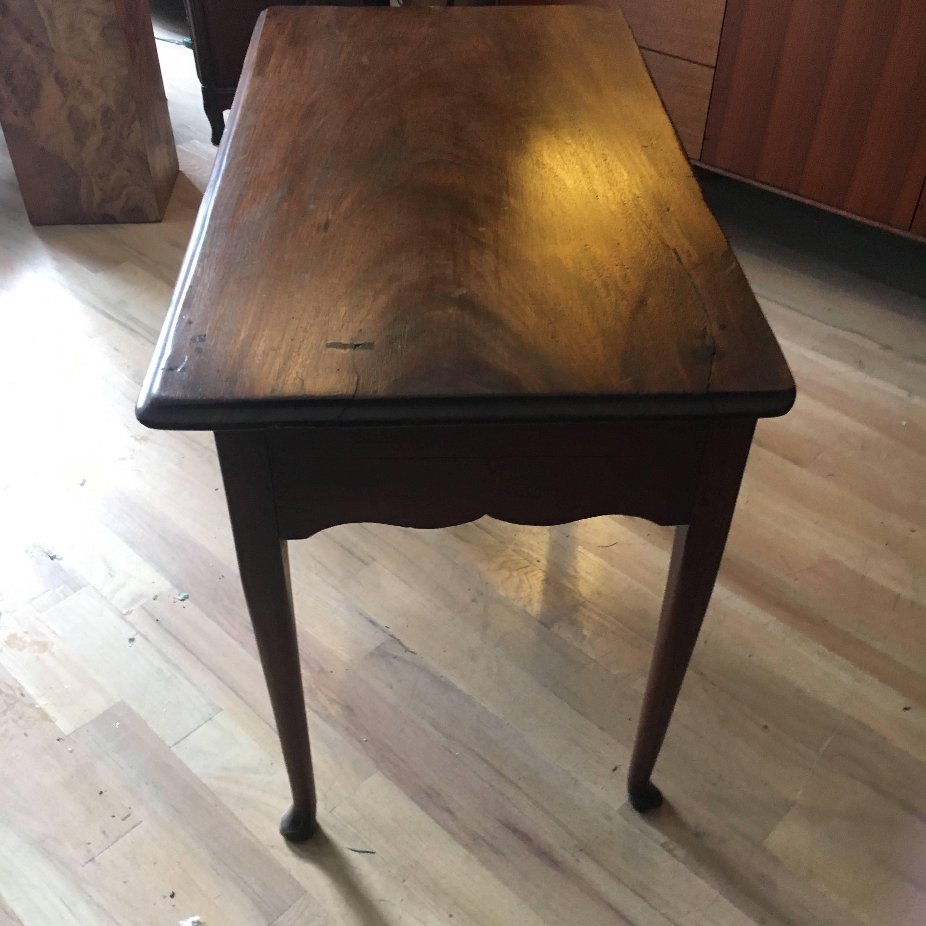 18th Century American Mahogany Tea Table, Great Size and Form For Sale 3