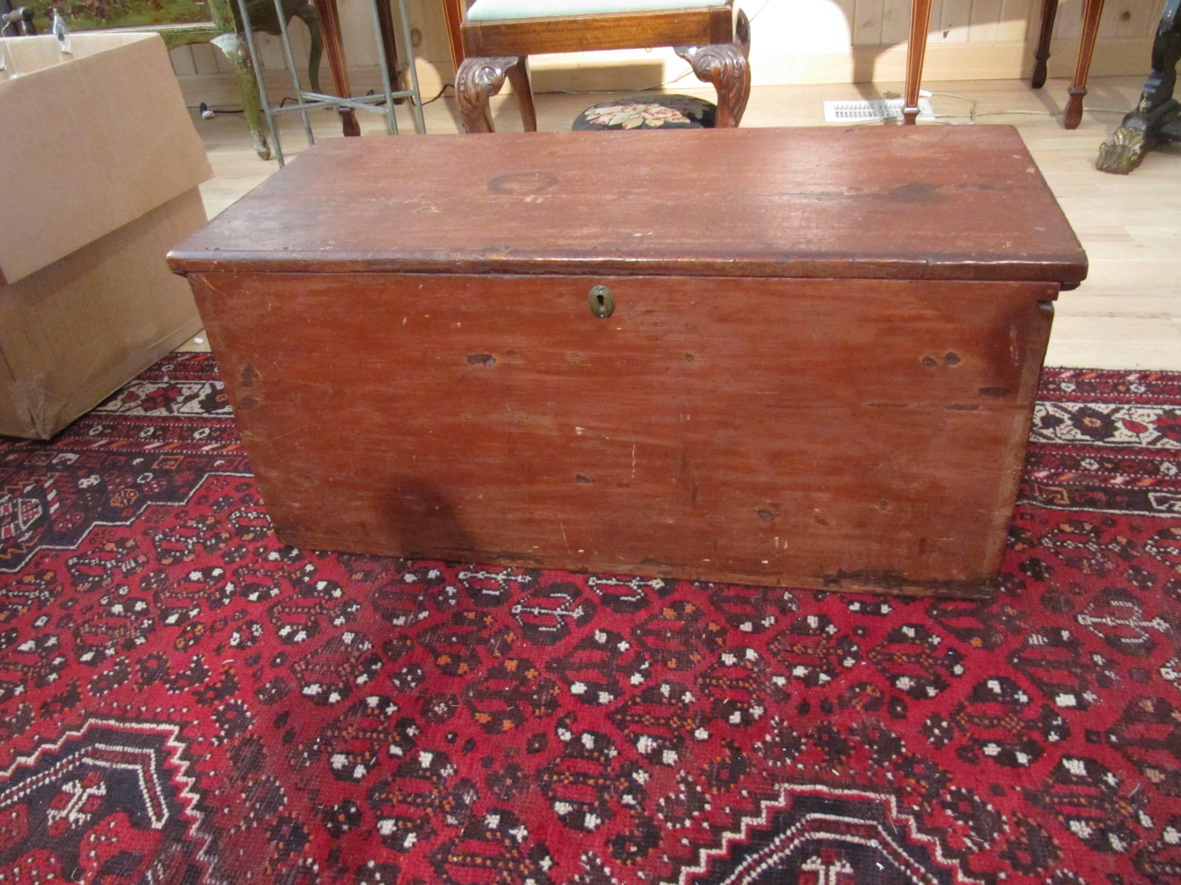 Handsome 19th Century American Painted Trunk with Lovely Worn Painted Finish In Good Condition For Sale In Buchanan, MI