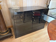 Blau-schwarze Lack-Silber-Kommode, Beistellschrank, zwei Exemplare verfügbar. Sehr zweckmäßig.