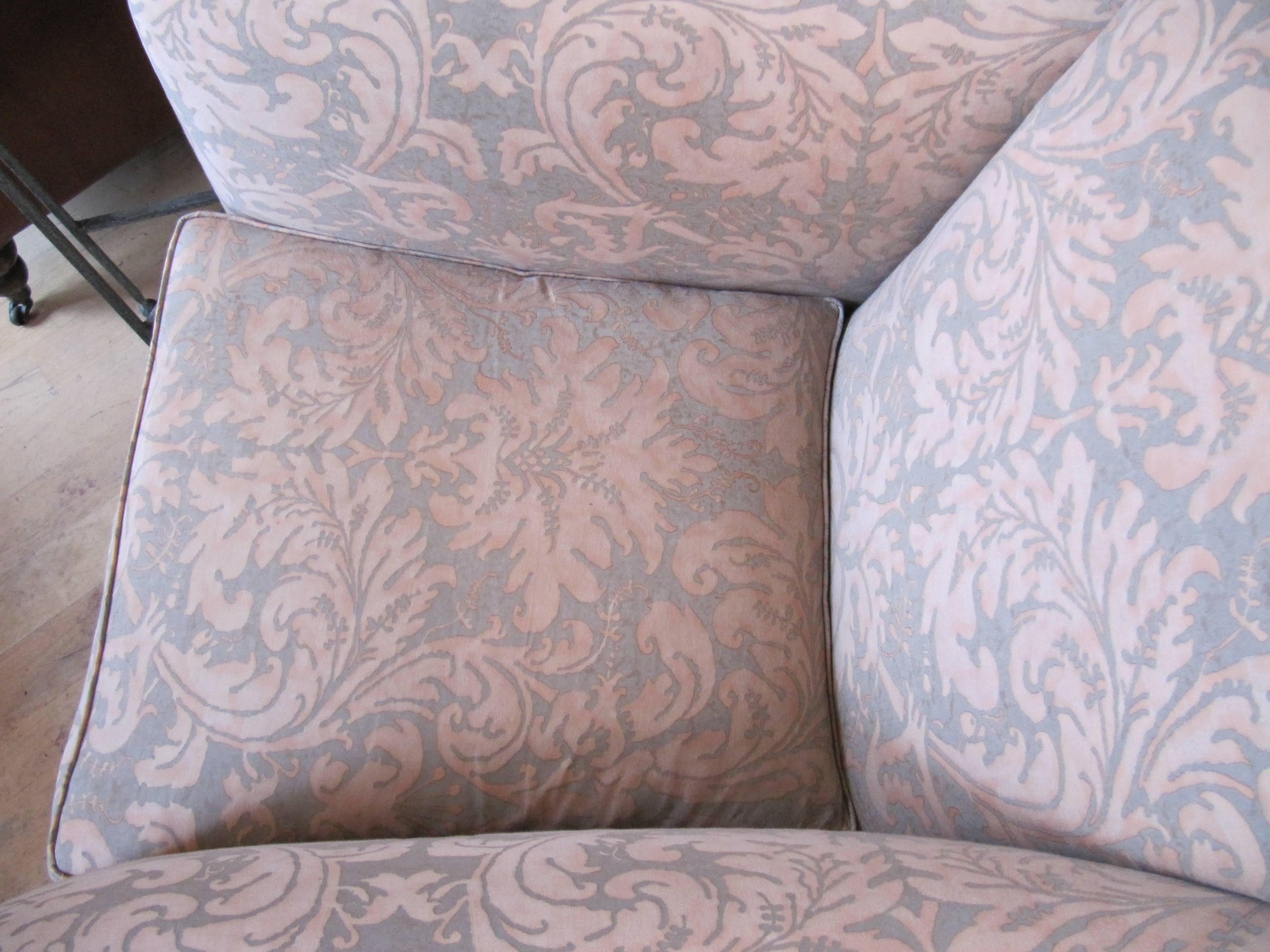 Exceptional Pair of Rose Tarlow Armchairs Covered in Fortuny Fabric In Excellent Condition In Buchanan, MI