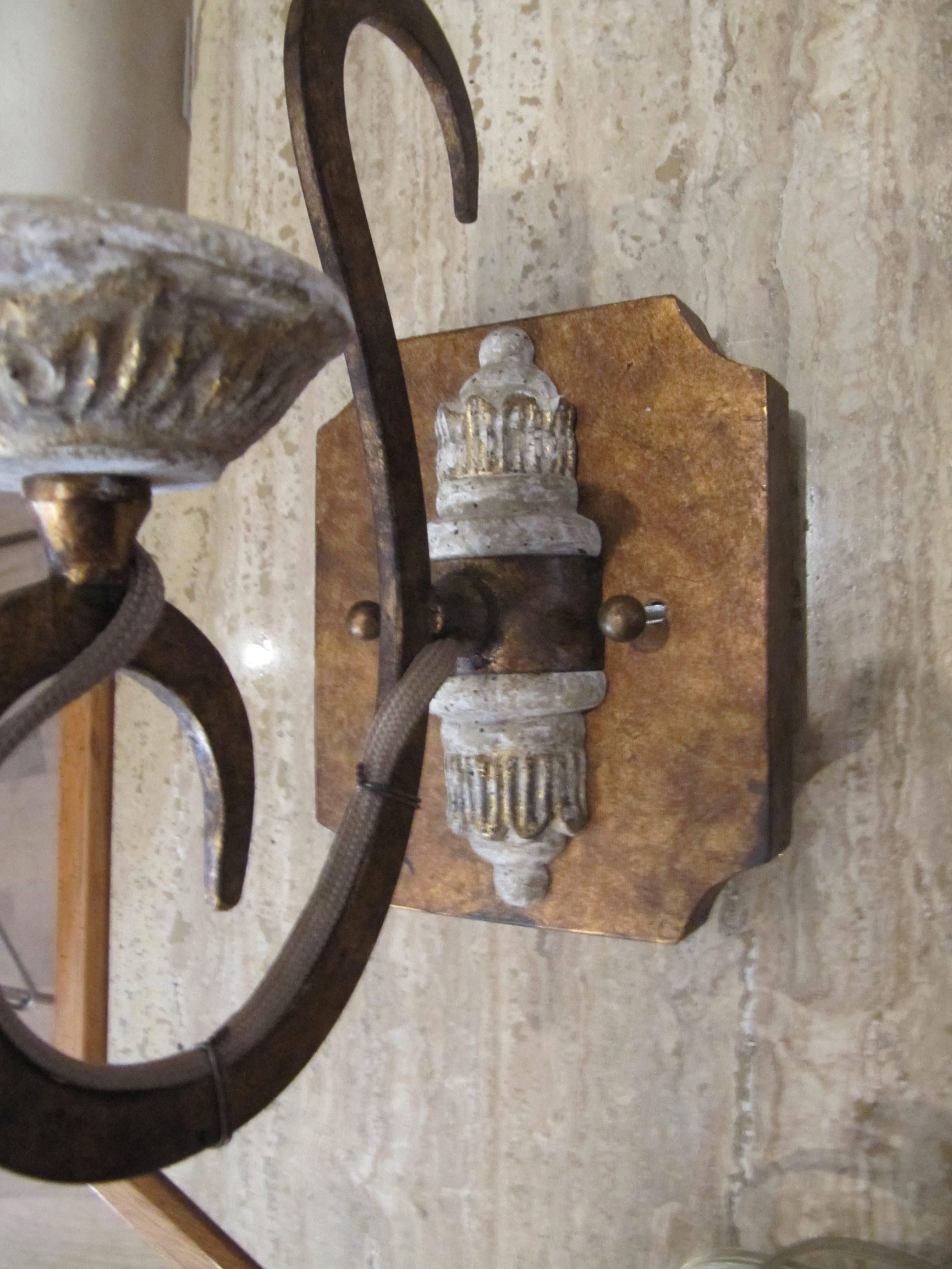 Charming Set of Six Italian Style Carved Wood and Gilt Metal Single Arm Sconces In Excellent Condition In Buchanan, MI