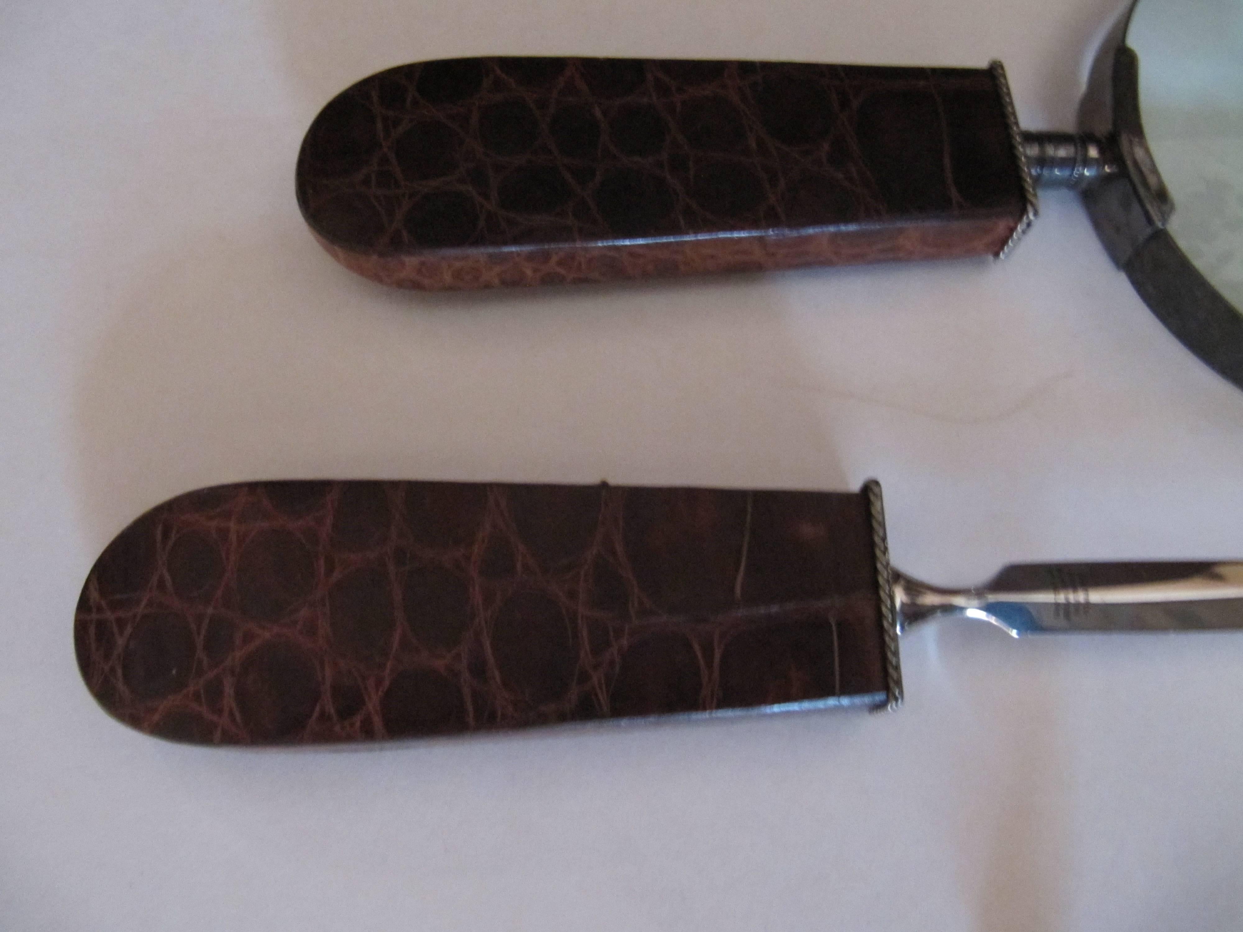 Schöner Brieföffner, Vergrößerungsglas mit Alligatorgriffen, Fassungen aus Sterling (Europäisch) im Angebot