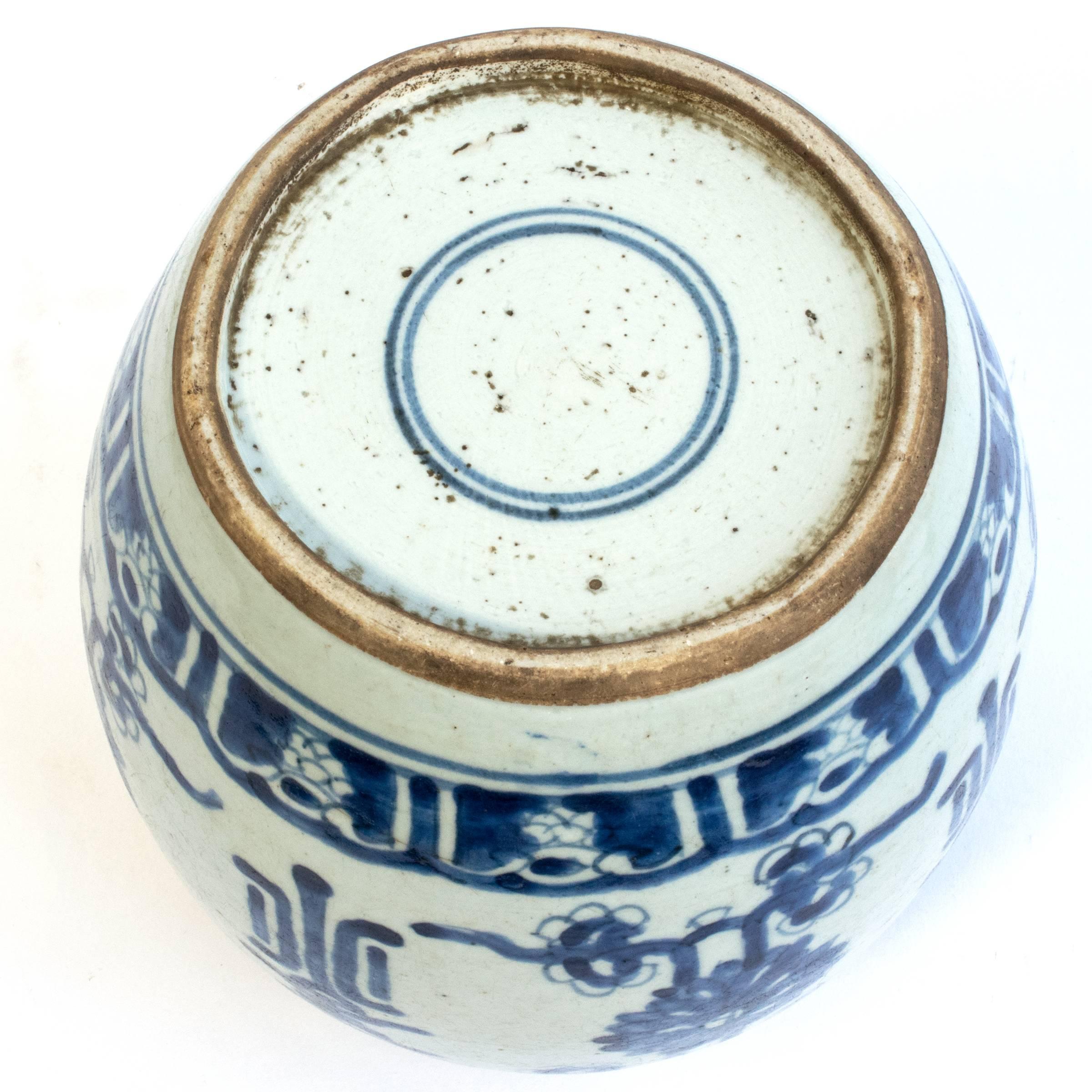 Set of Three 19th Century Chinese Blue and White Porcelain Jars, Southern China 3