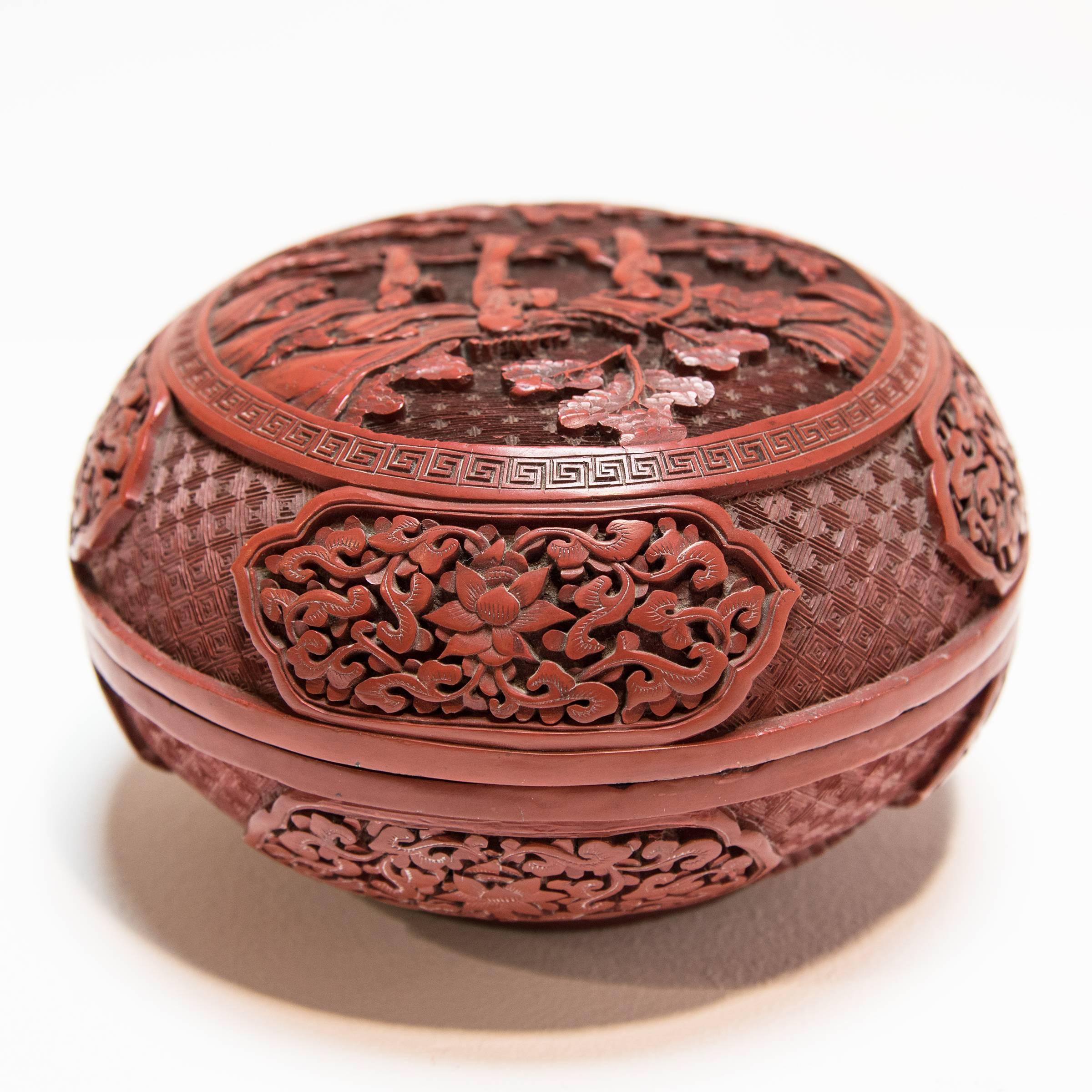 Early 19th Century Chinese Domed Cinnabar Box 1