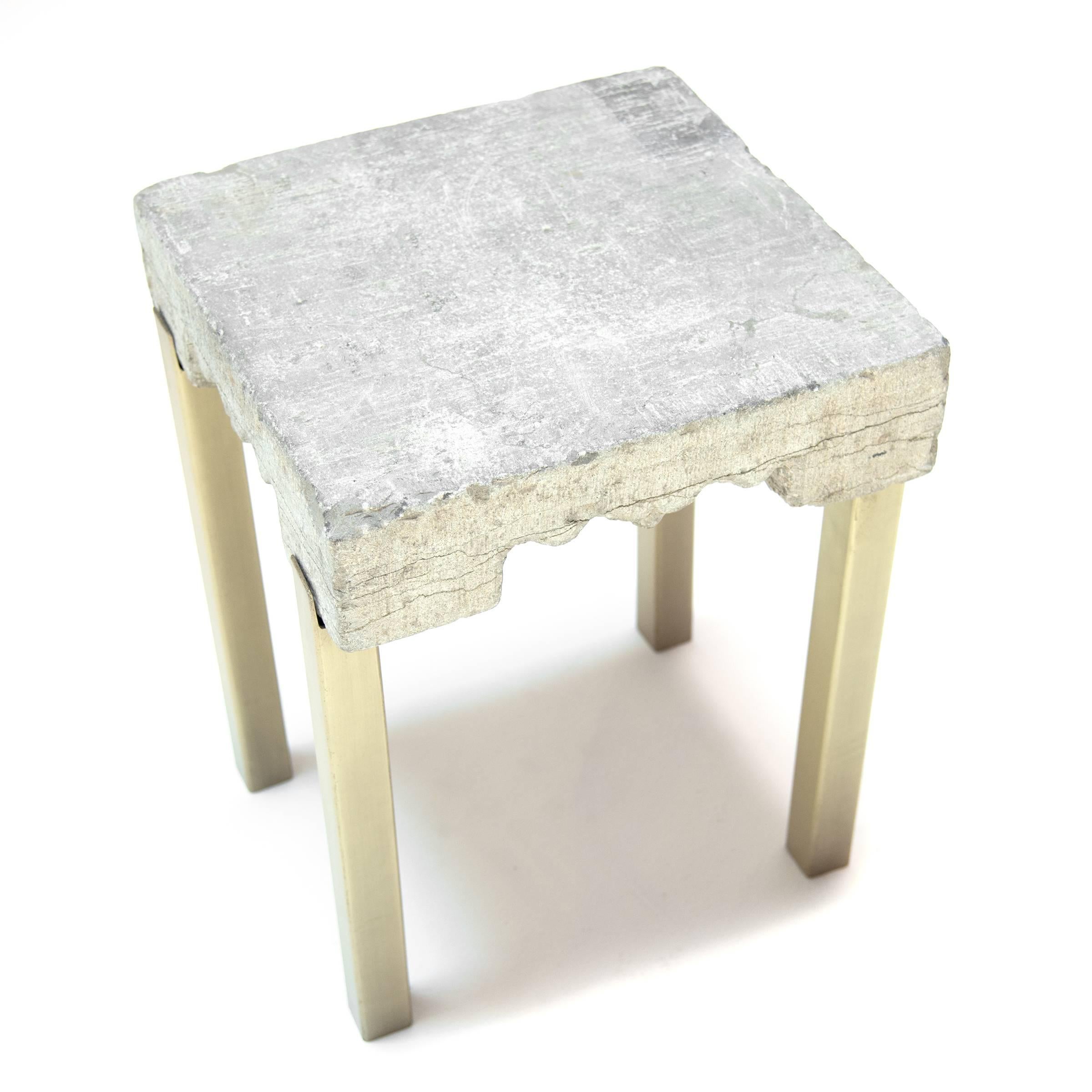 washing stand with stone