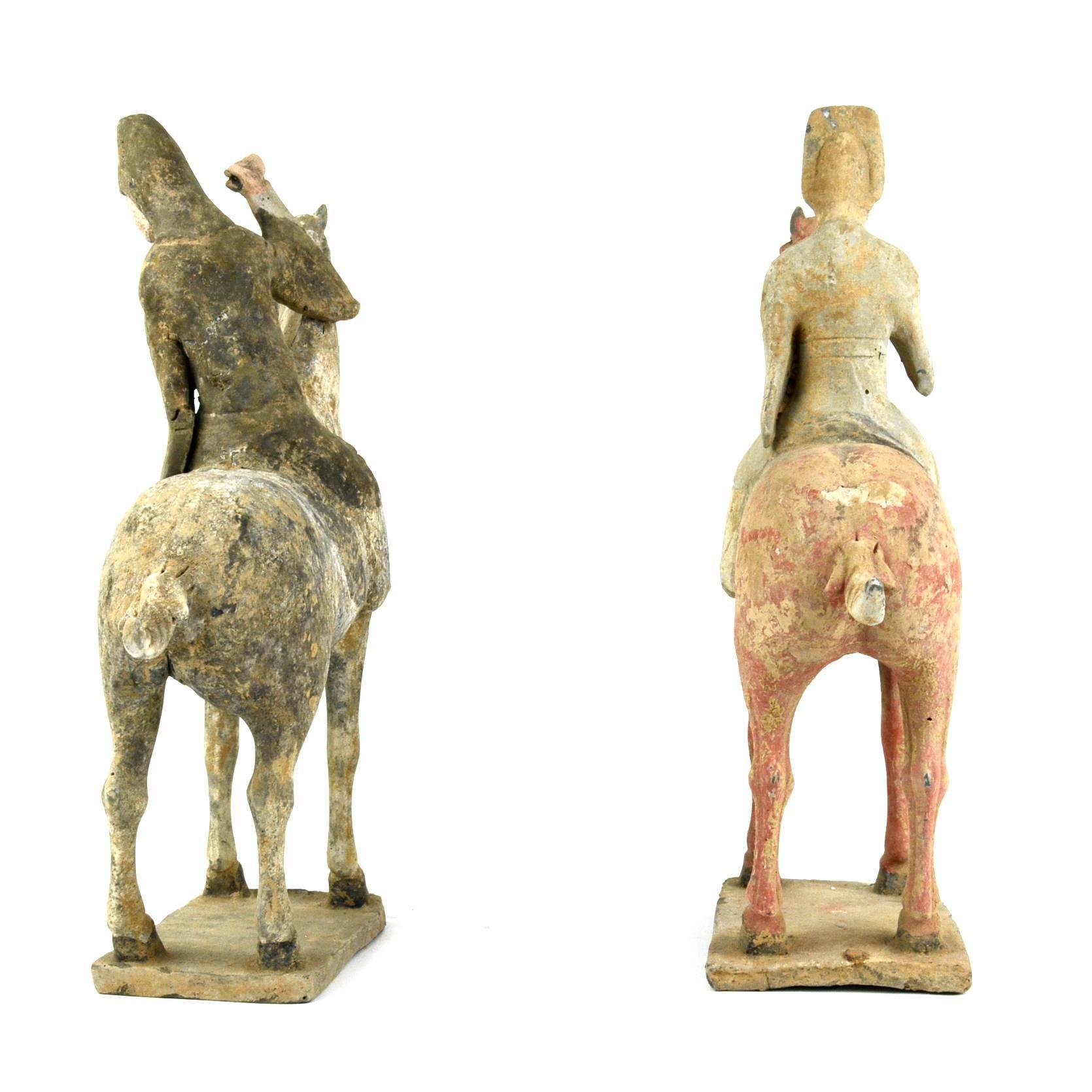 Pair of Tang Dynasty Equestrians In Good Condition In Chicago, IL