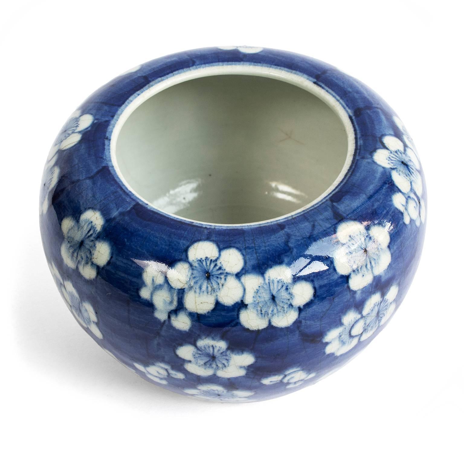 19th Century Chinese Blue and White Prunus Blossom Porcelain Brush Washer 2