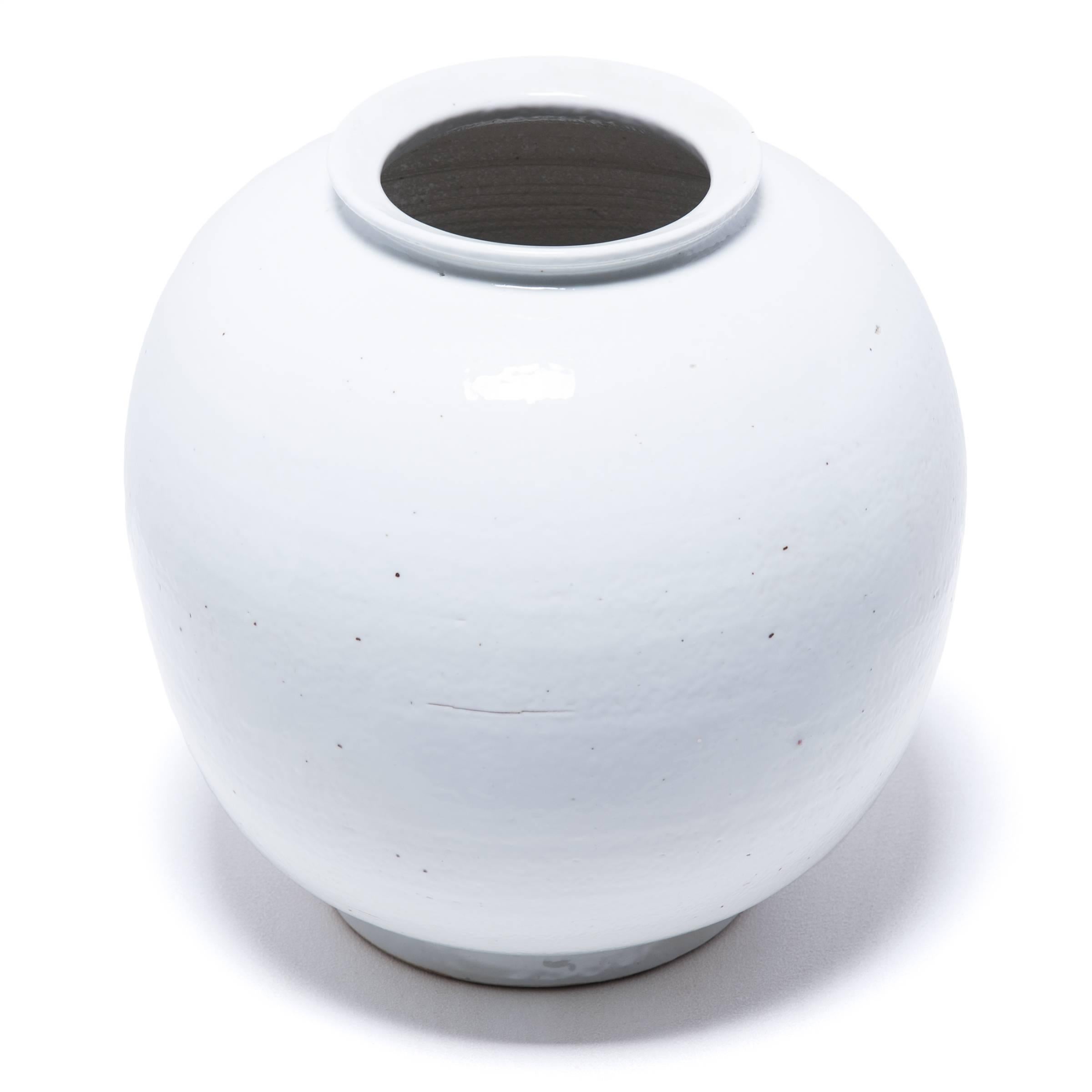 Contemporary Chinese Cloud Rolled Edge Jar