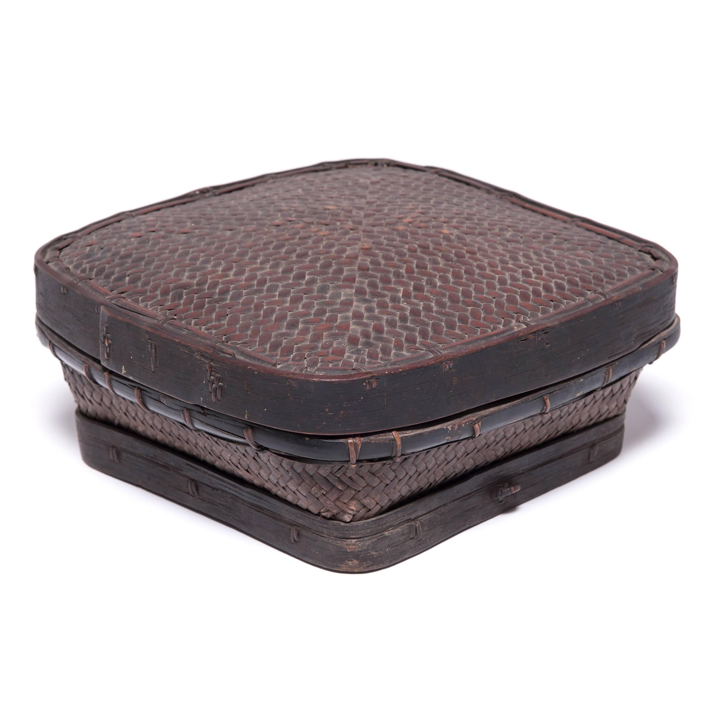 Filipino Lidded Square Basket In Good Condition In Chicago, IL