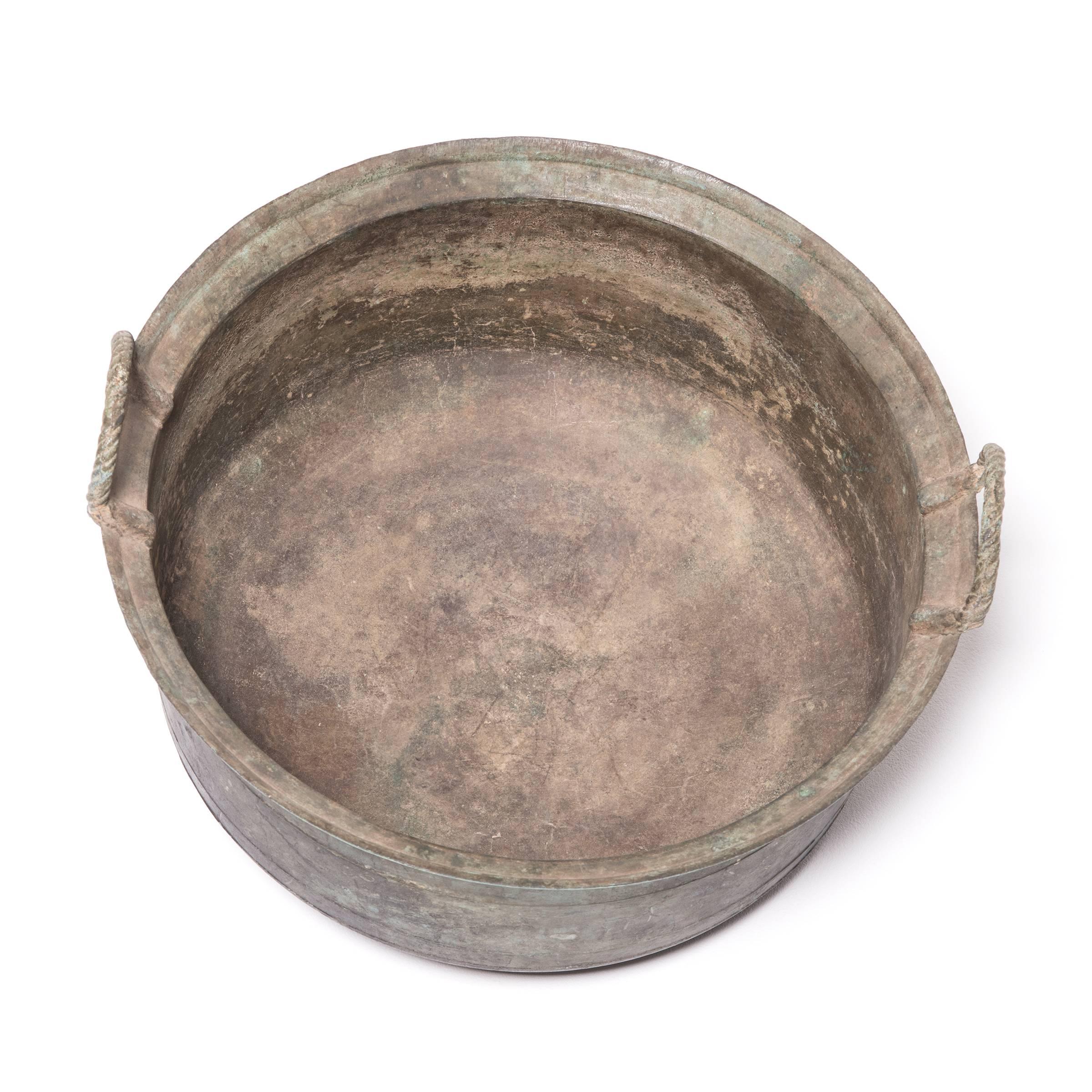 Thai Ban Chiang Bronze Kettle, c. 2100 BC 1