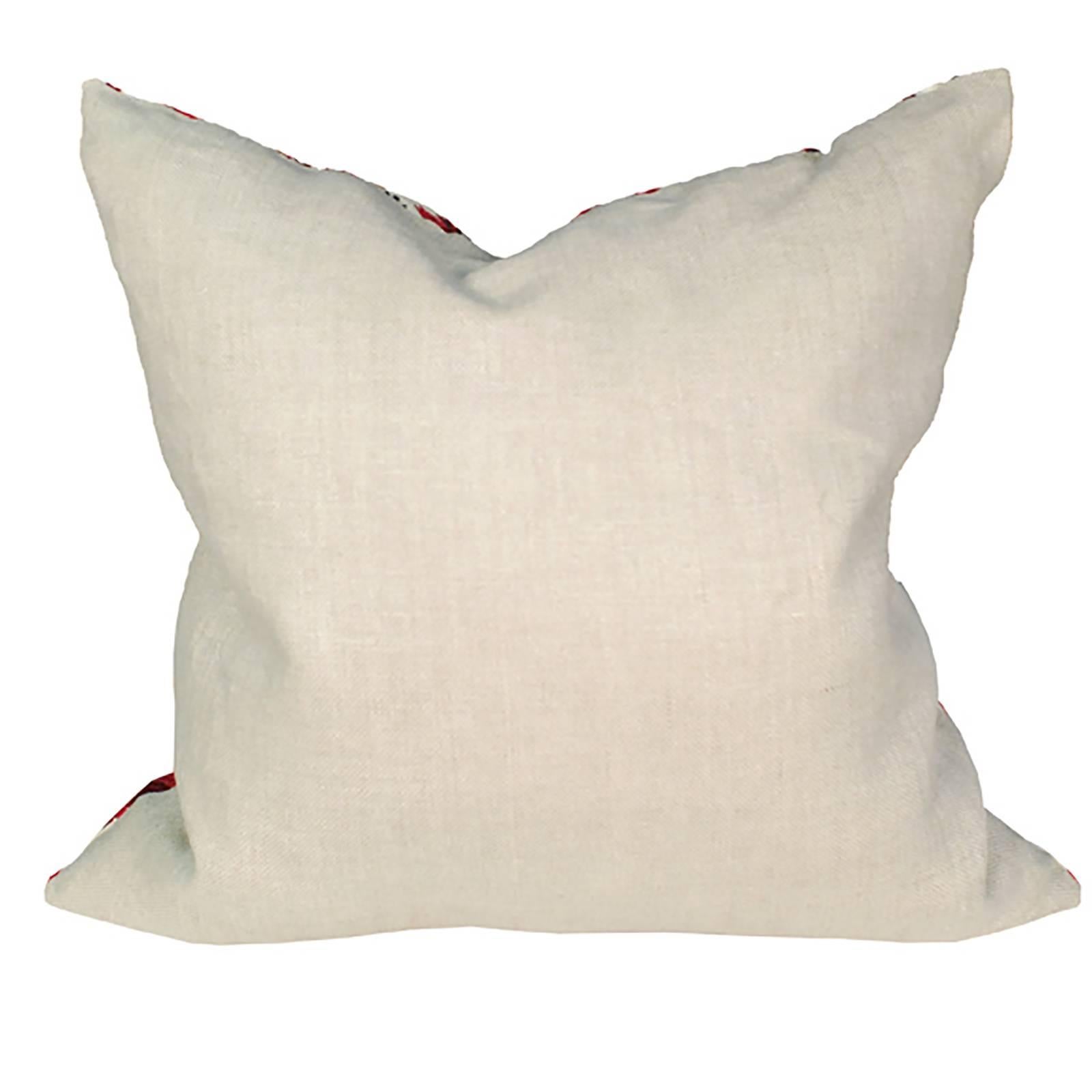 XXIe siècle et contemporain Coussin rouge avec broderie indienne vintage en vente