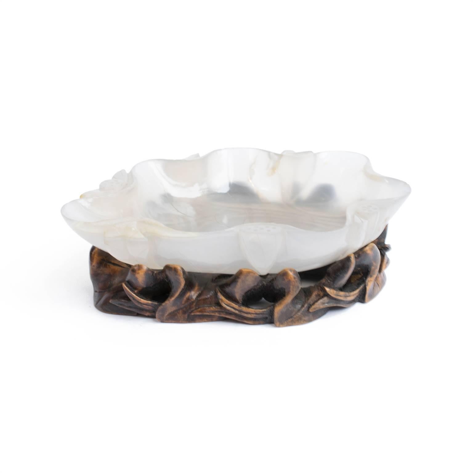 Qing 19th Century Chinese Agate Brush Washer Carved in the Form of a Lotus Leaf