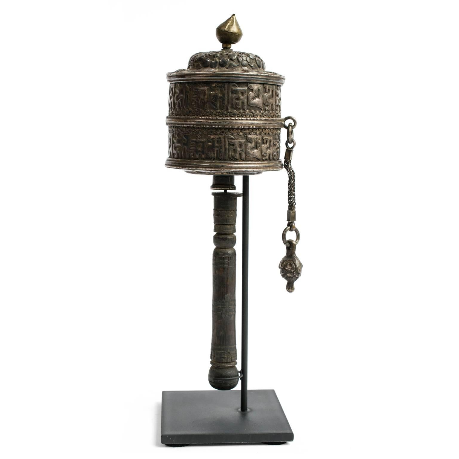 Early 20th Century Tibetan Prayer Wheel In Excellent Condition In Chicago, IL