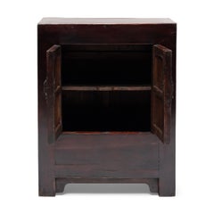 Antiker chinesischer Lackschrank mit Schloss, um 1880er Jahre