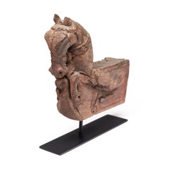 Fragmento antiguo de un templo indio con cabeza de caballo, siglo XIX