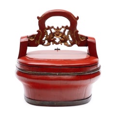 Caja de boda china antigua lacada en rojo