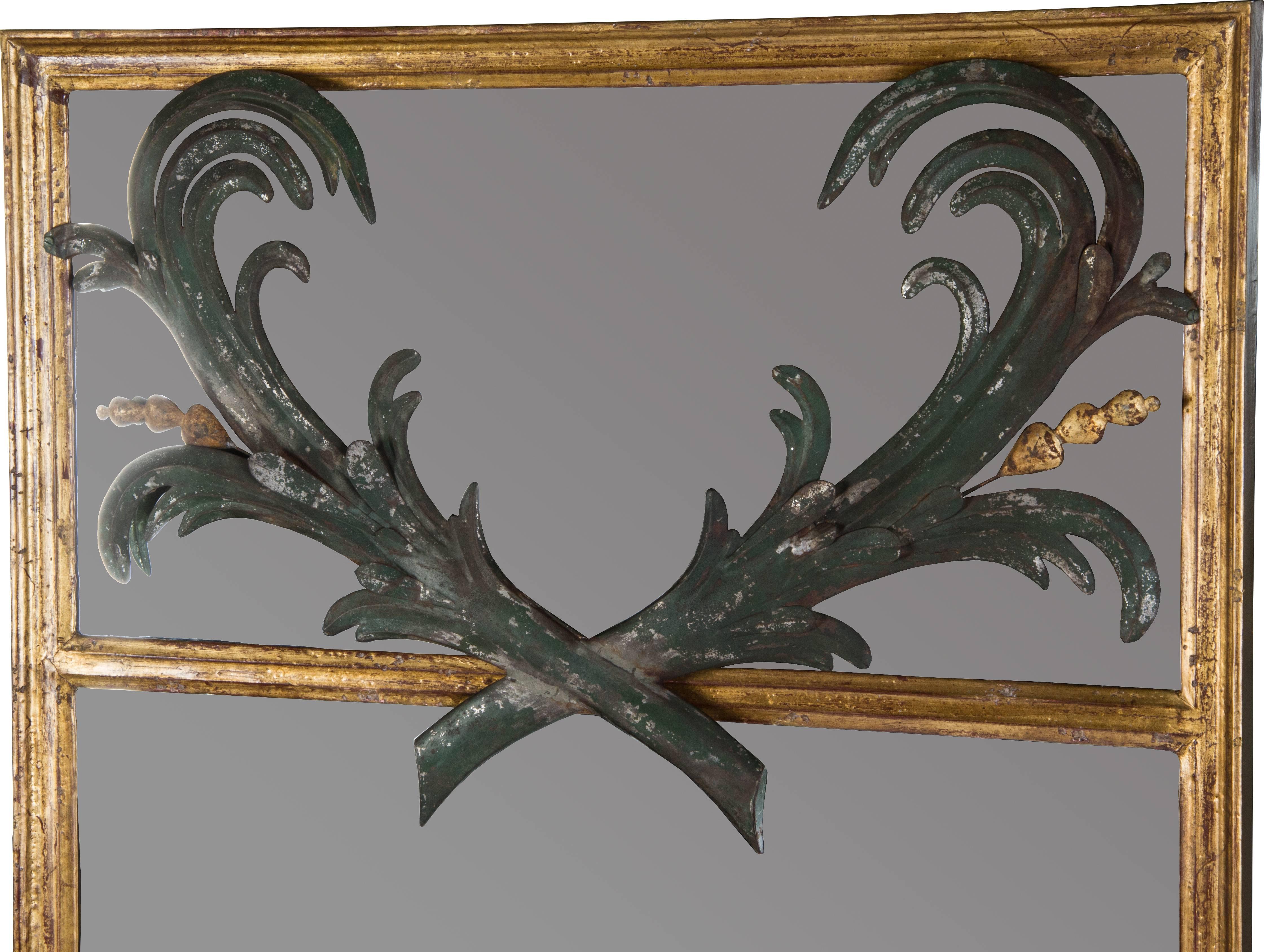 Gilt Trumeau Mirror with Leaf Motif In Good Condition In Chicago, IL