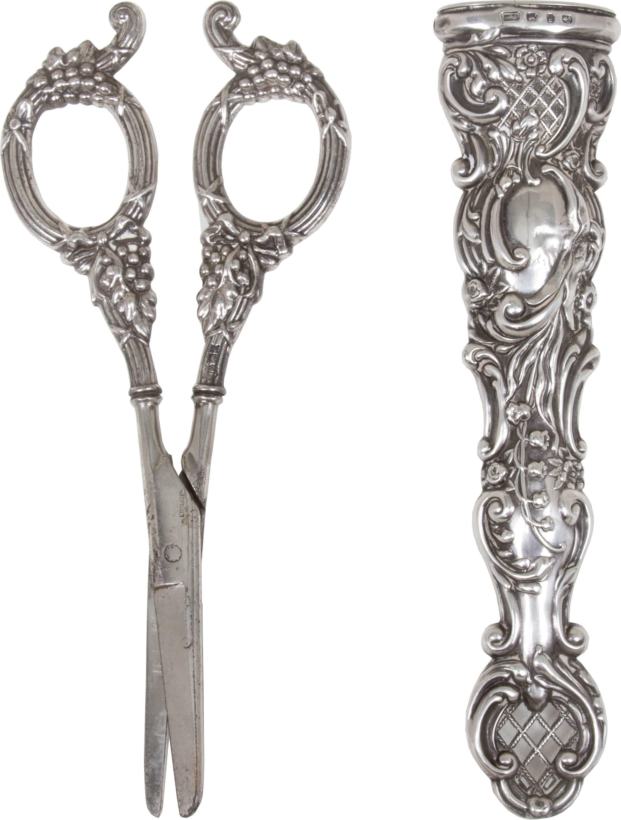 Aesthetic Movement Victorian Ornate Silver Grapeshears In Excellent Condition For Sale In Chicago, IL