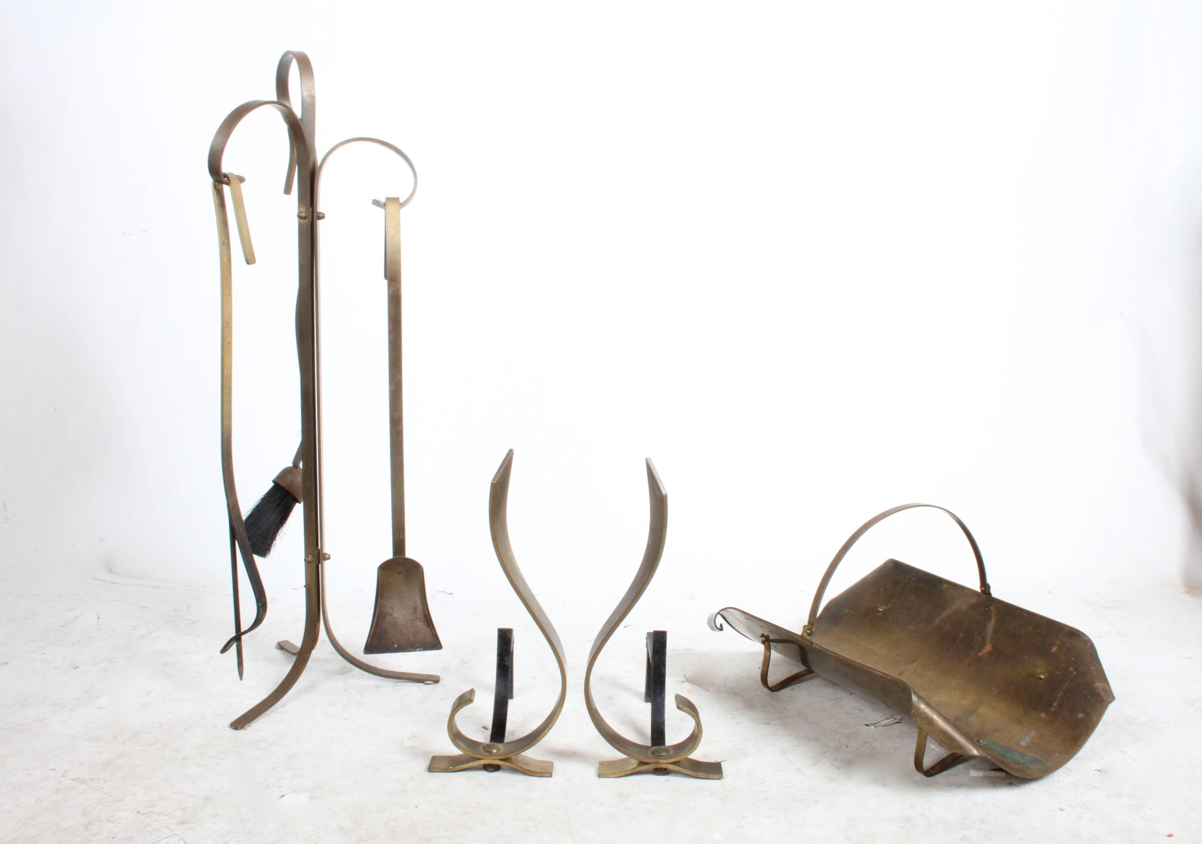 Mid-Century Modern Sculptural Brass Fire Tool Andiron Set For Sale 3