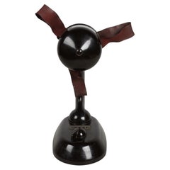 Ventilador de mesa «Ribbonaire» de Singer de los años 30, de baquelita, estilo Art Déco y diseño «Streamline» del MoMA