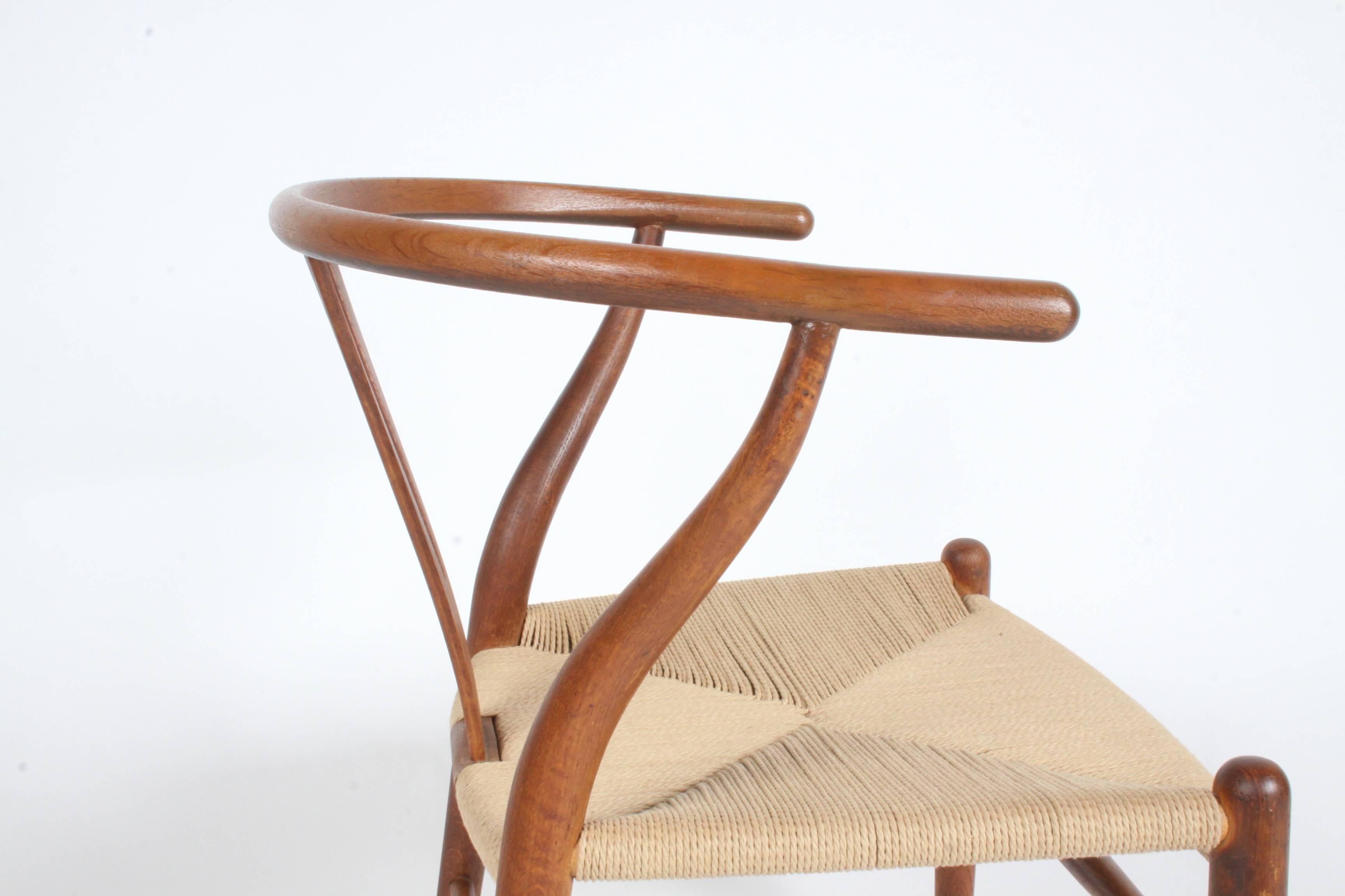 Hans Wegner Set of Six Wishbone CH-24 Dining Chairs for Carl Hansen In Excellent Condition In St. Louis, MO
