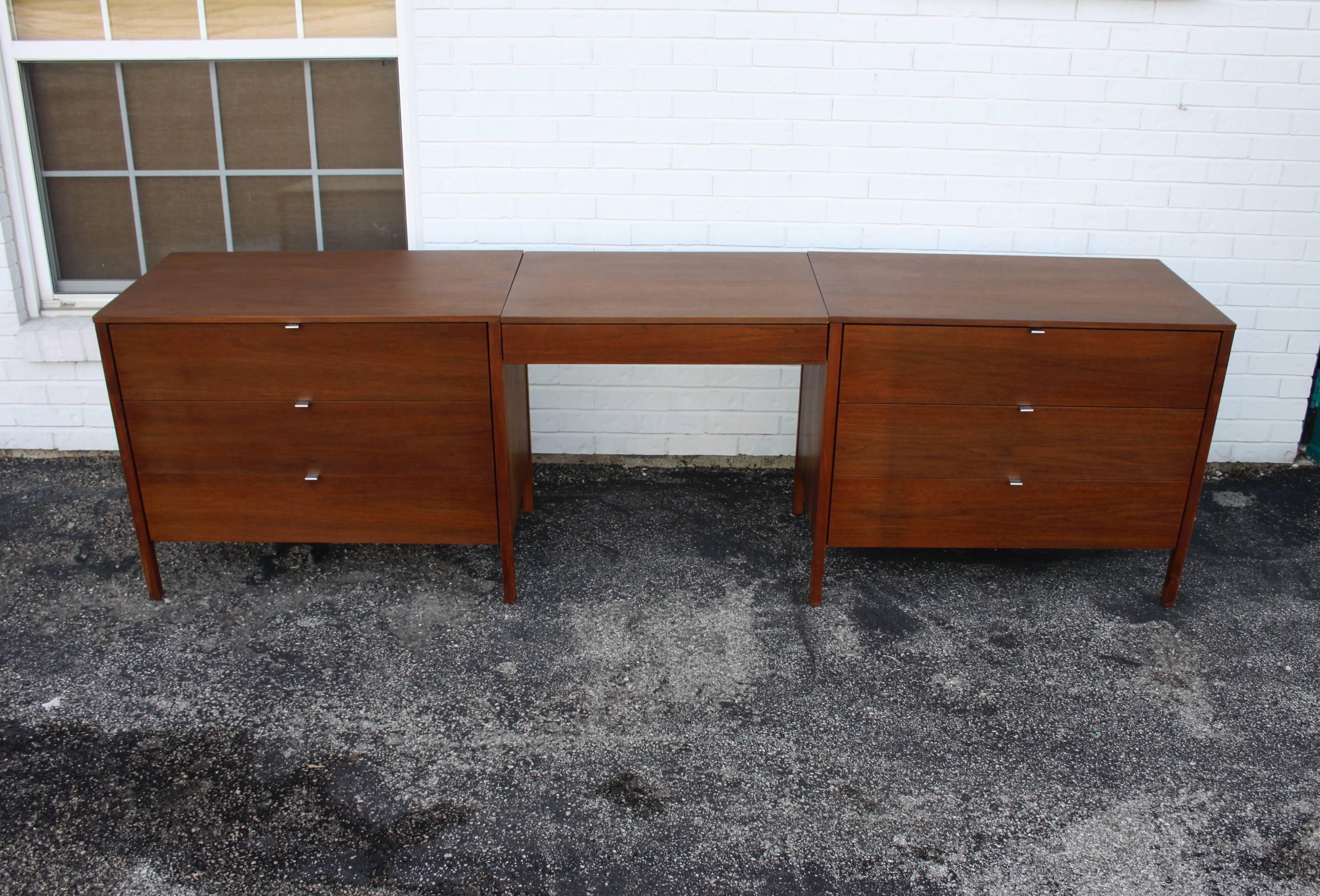Mid-20th Century Pair of Early Florence Knoll Chests or Nightstands with Extra Vanity Drawer