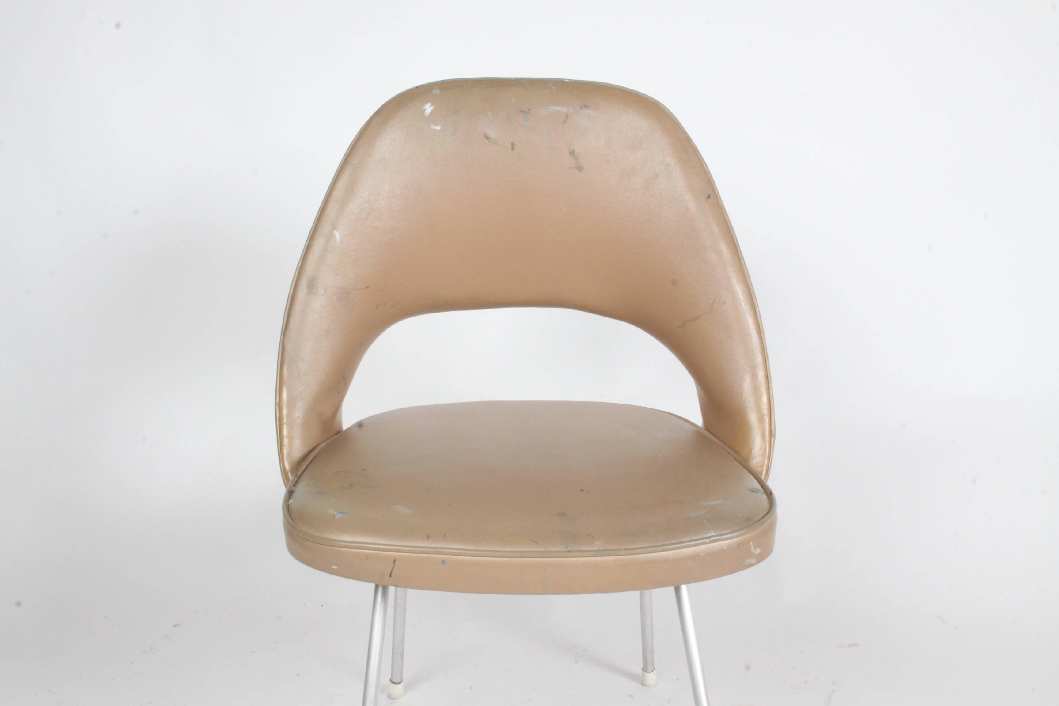 American Early Version of Eero Saarinen Side or Desk Chair for Knoll For Sale