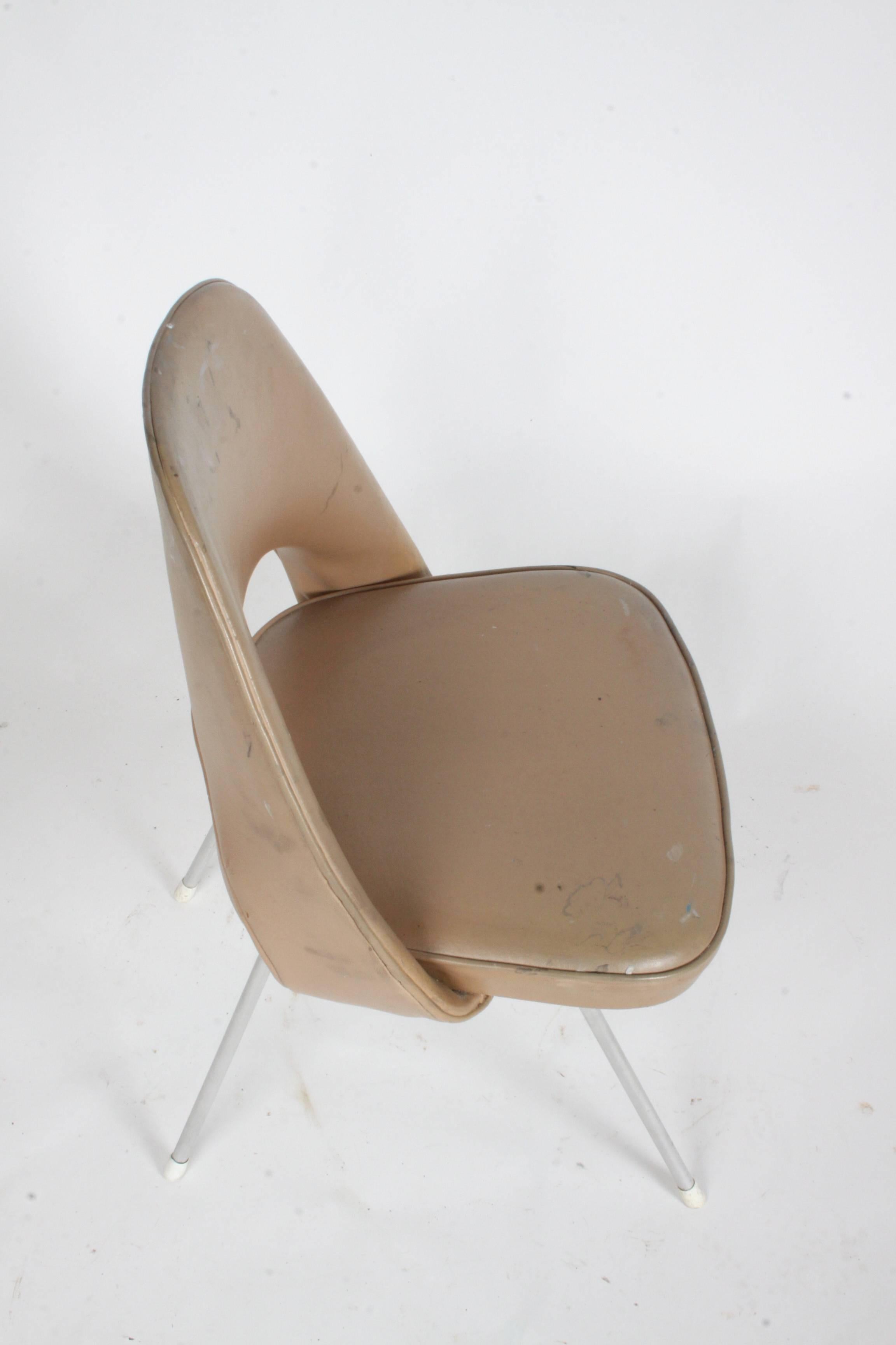 Mid-20th Century Early Version of Eero Saarinen Side or Desk Chair for Knoll For Sale