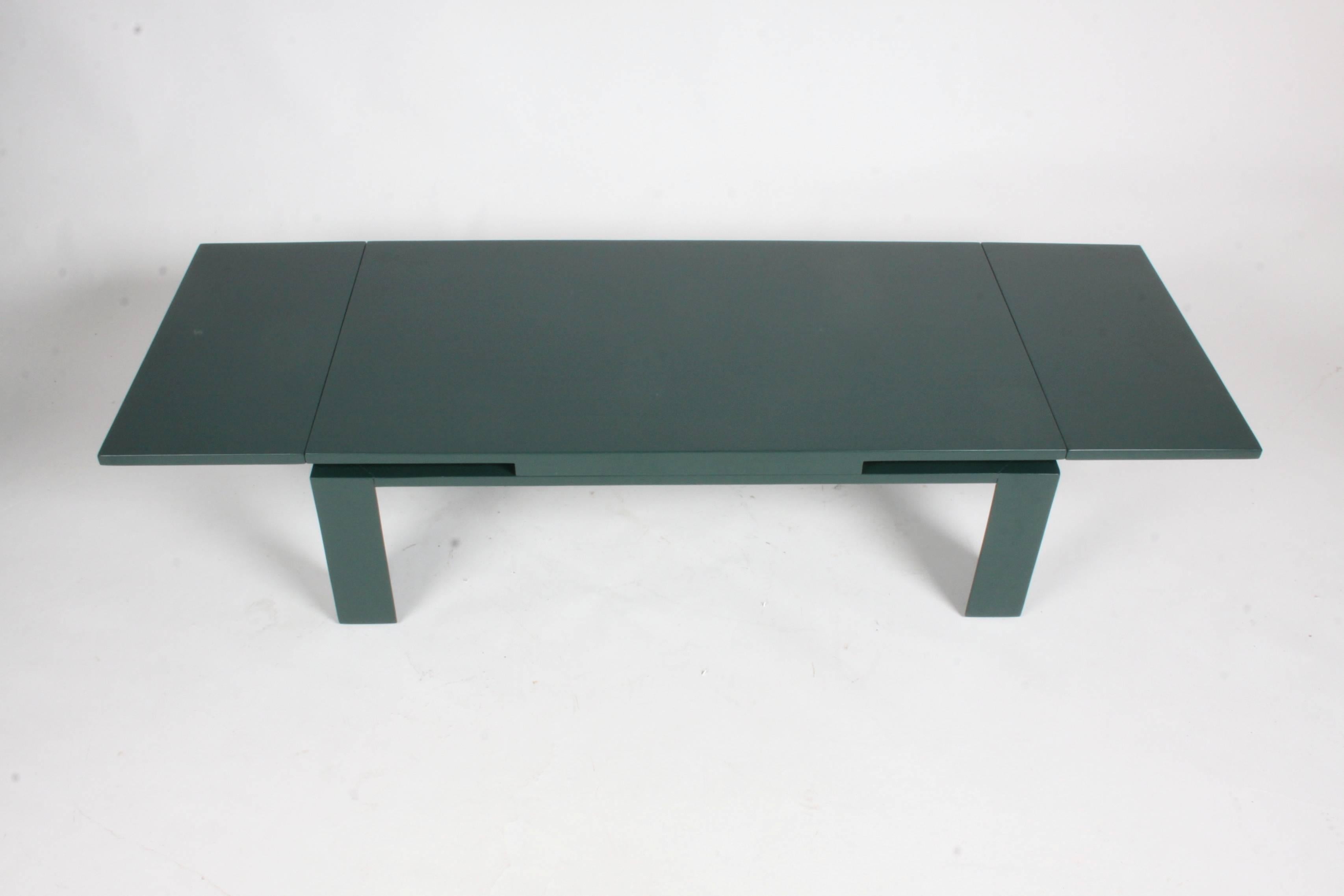 American Edward Wormley for Dunbar MCM Expandable Lacquered Hunter Green Coffee Table For Sale