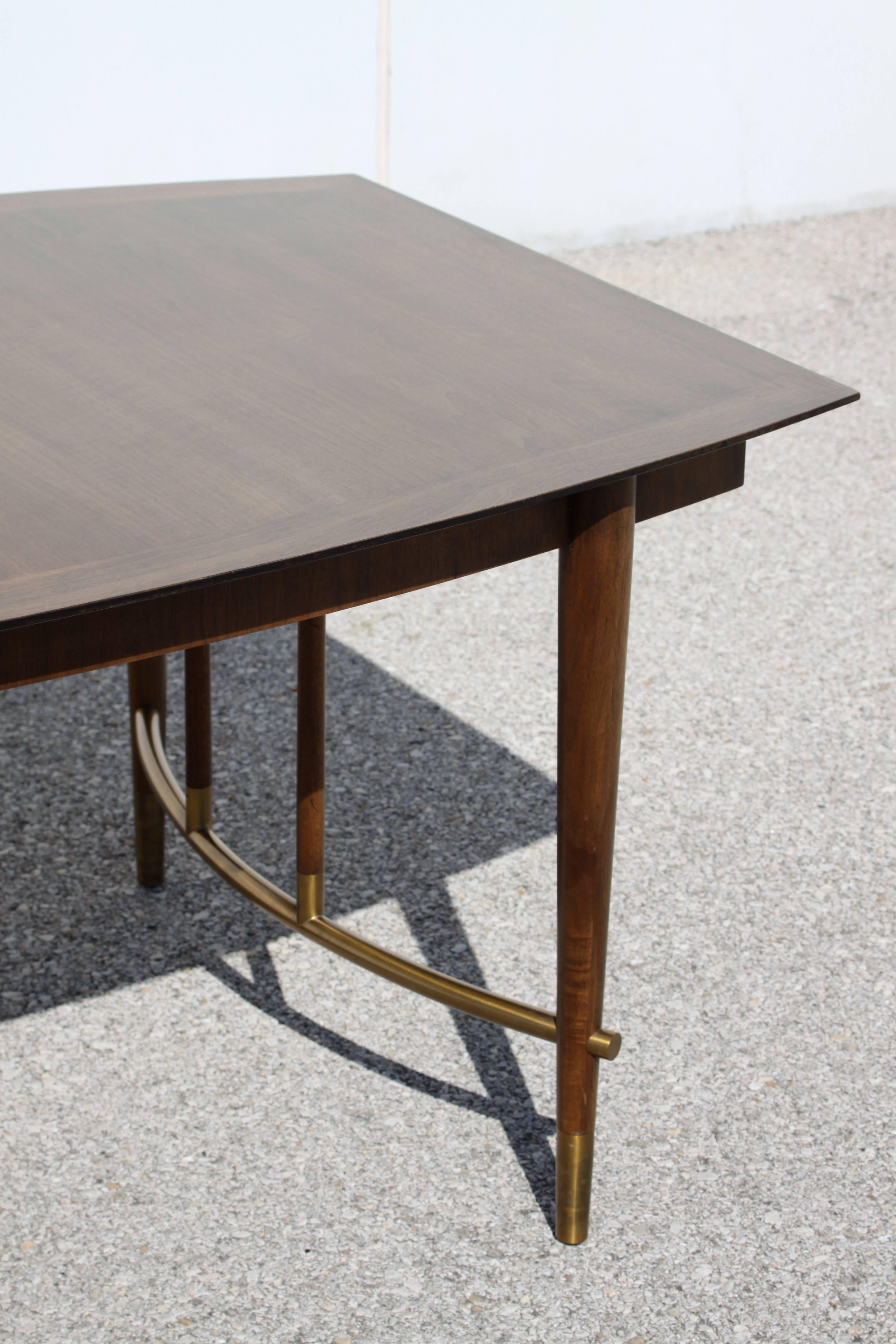 Bert England for Johnson Furniture Dining Table - Forward Trend In Excellent Condition For Sale In St. Louis, MO