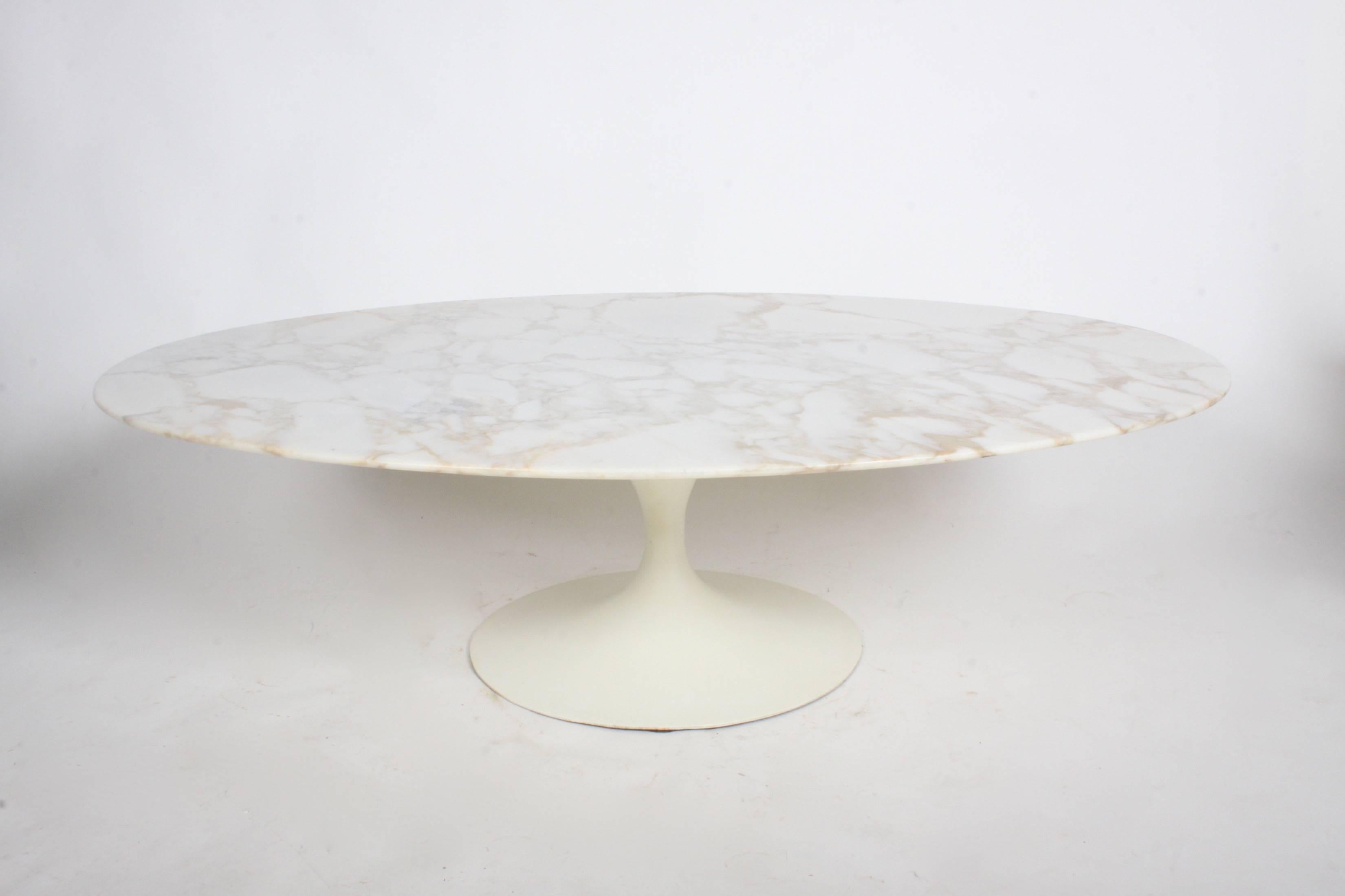 American Eero Saarinen for Knoll Oval Tulip Marble Top Coffee Table, circa 1950s
