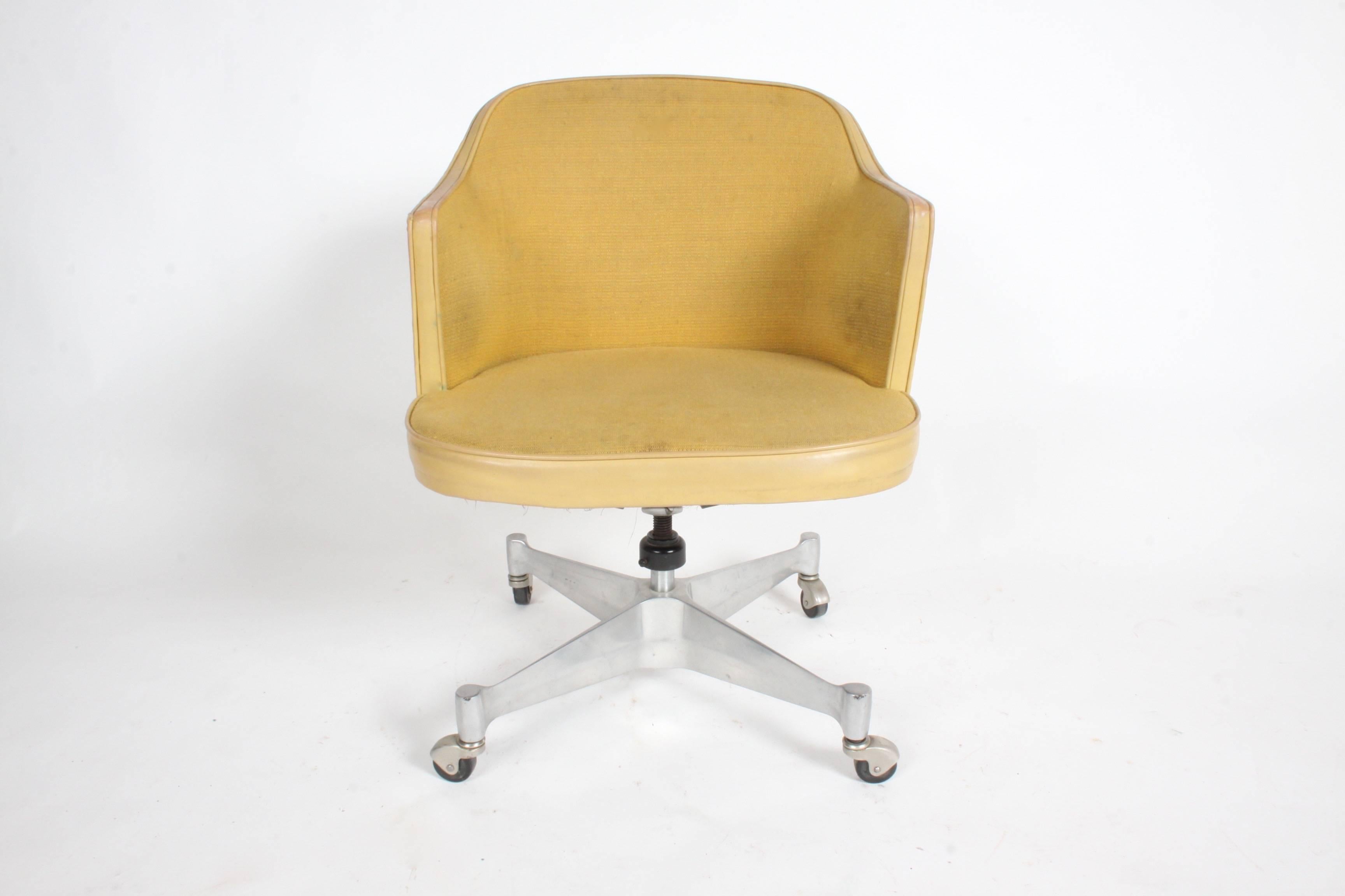 George Nelson for Herman Miller low desk chair on castors with swivel, tilt and adjusts in height. Sold with original upholstery that shows its age, some photos have been edited, mainly the back. Upholstery and foam need replacement. Original label,