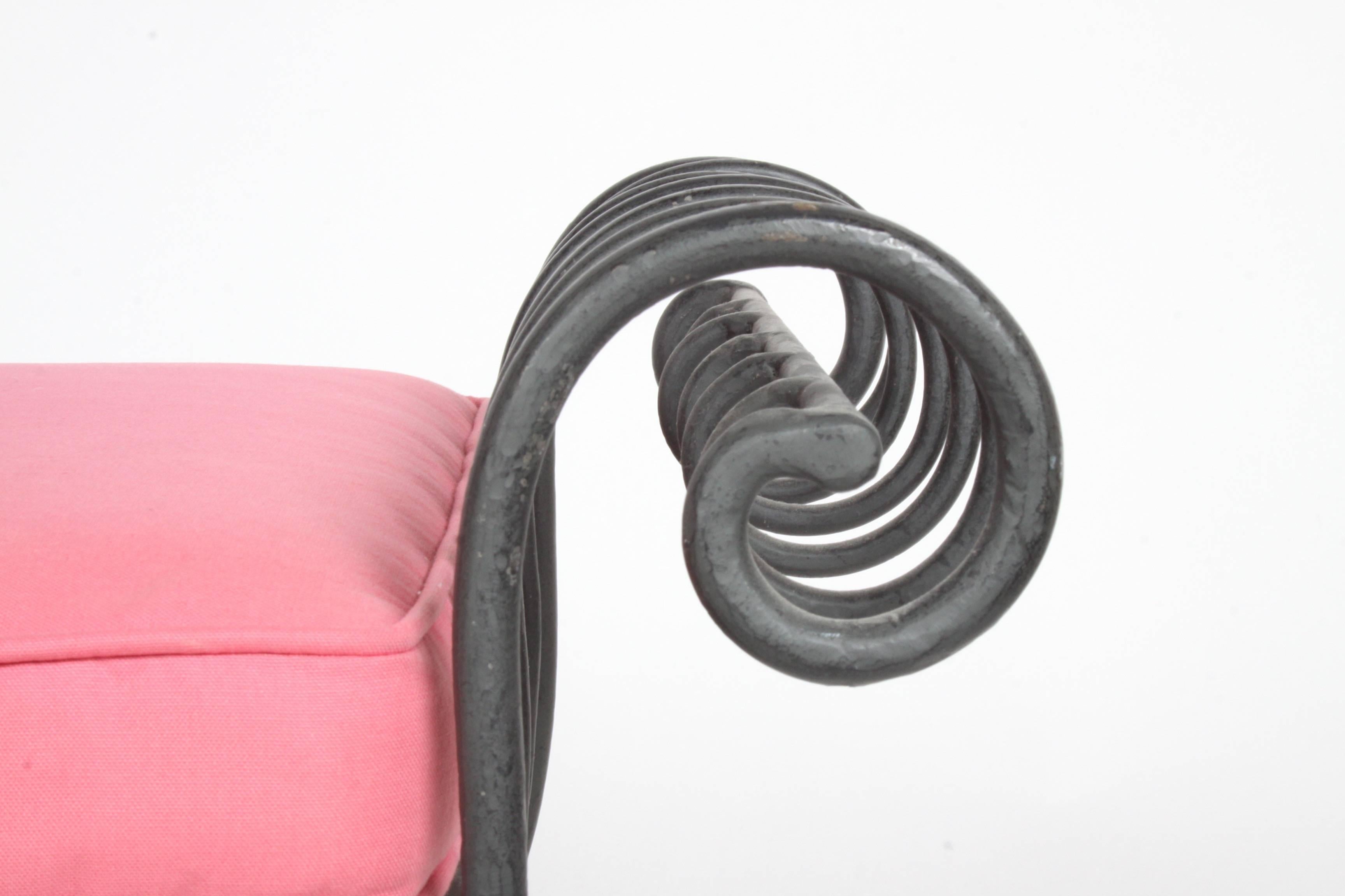 Mid-20th Century Hollywood Regency Italian Black Wrought Iron Double Scroll Arm Bench - Pink Seat