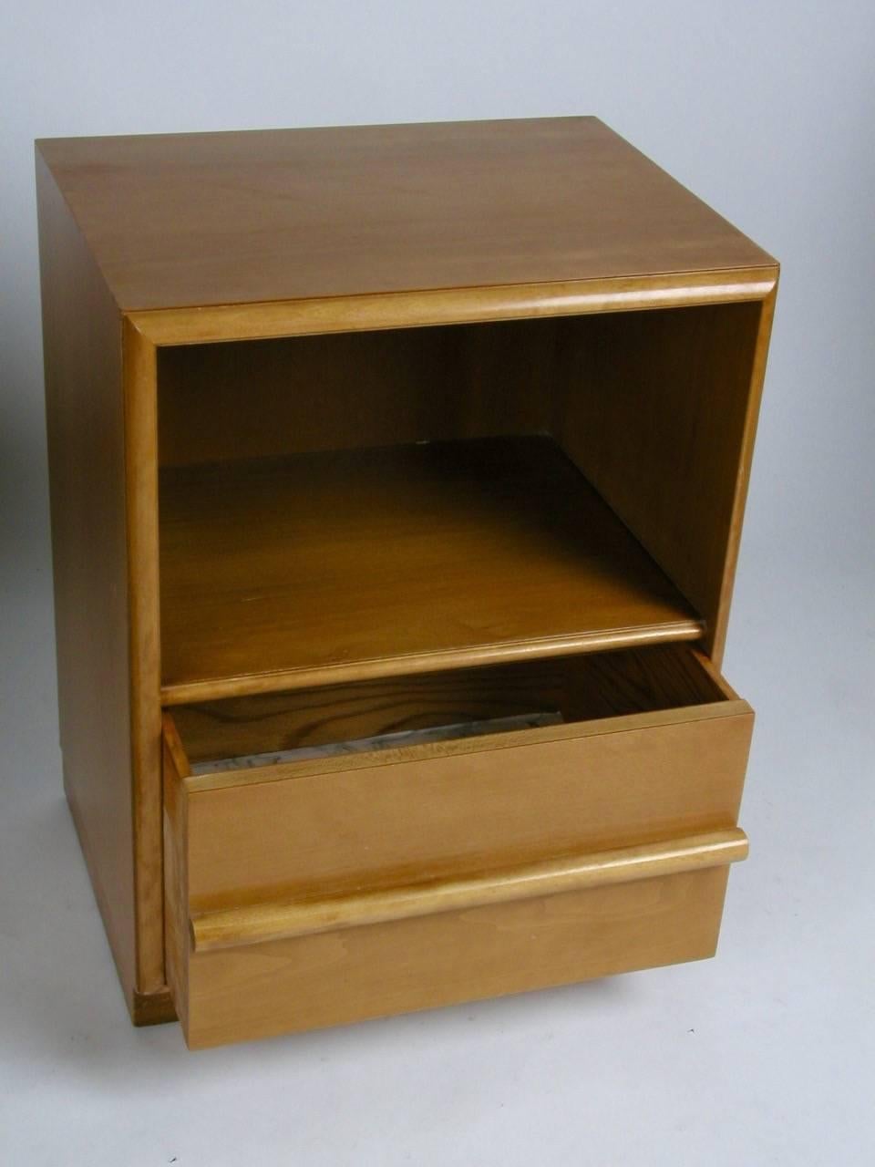 T.H. Robsjohn-Gibbings for Widdicomb nightstand or end table with horizontal dowel handle and single drawer on bottom. Original restored finish, can be refinished in a dark espresso for additional cost, circa 1950s.