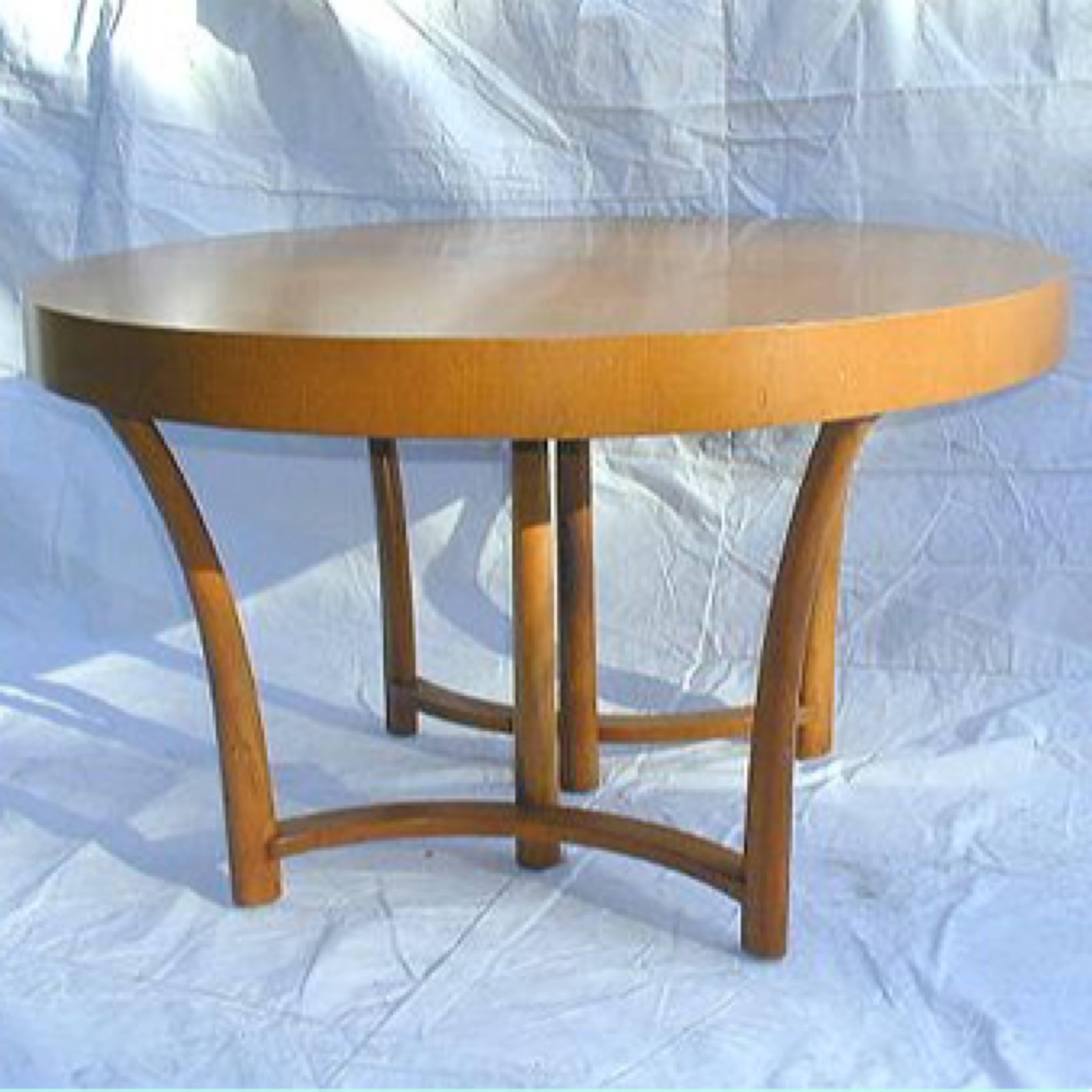 Widdicomb Dining Table in the style of T. H. Robsjohn-Gibbings In Good Condition In St. Louis, MO