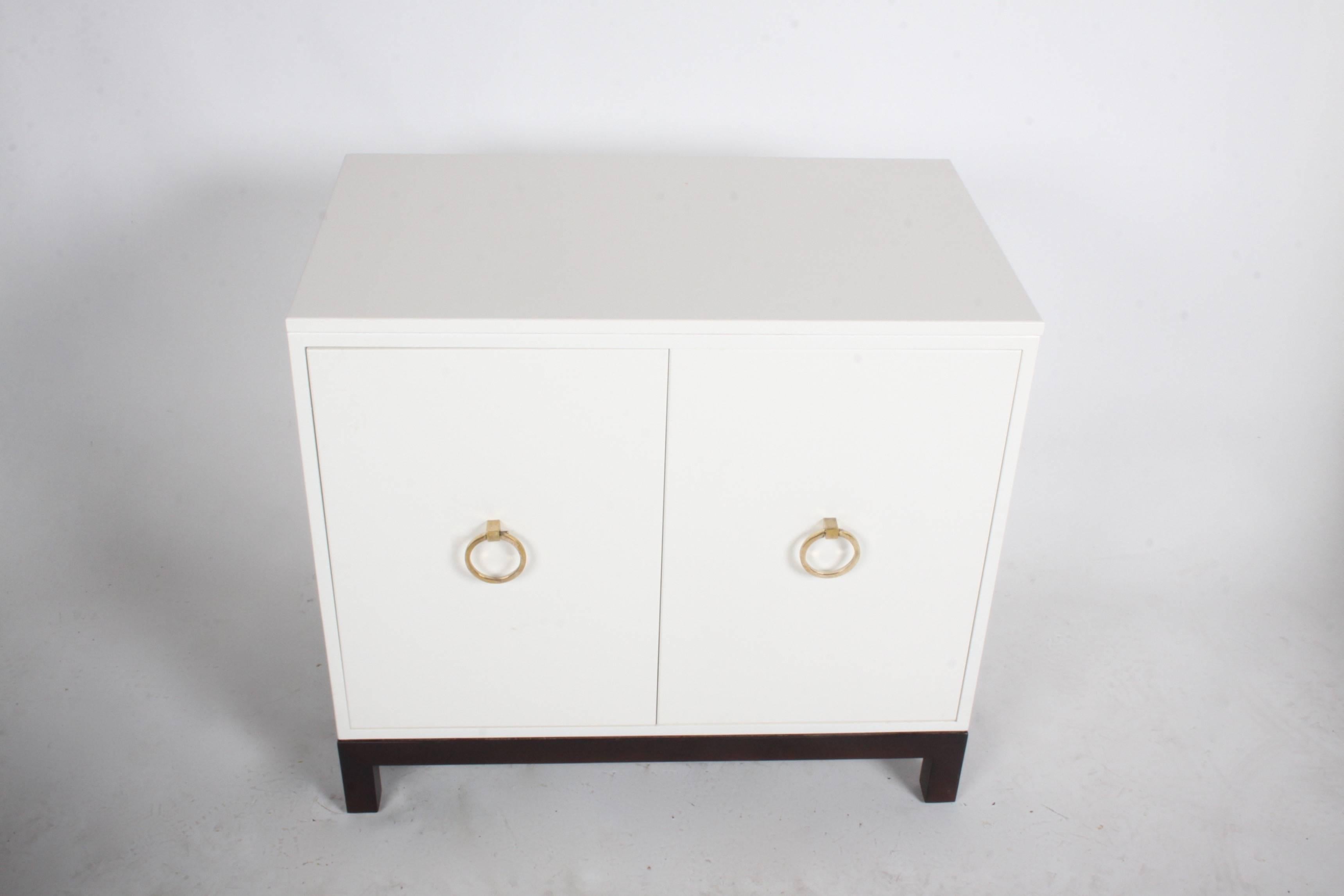 Mid-Century moderno T.H. Robsjohn-Gibbings per la cassapanca in stile Widdicomb in vendita
