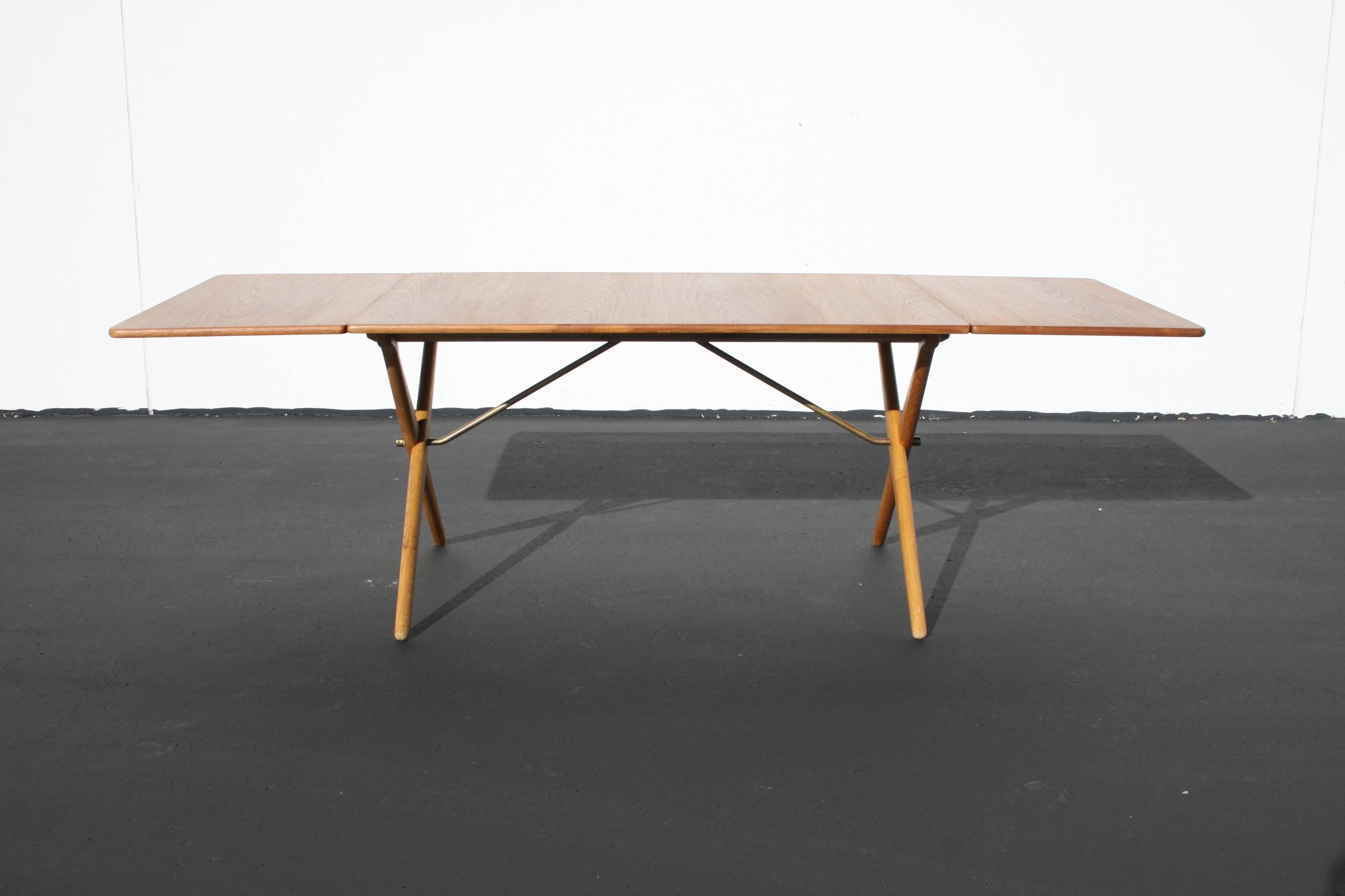 Hans J. Wegner Drop-Leaf Dining Table Model AT-309, Beautifully Restored In Excellent Condition For Sale In St. Louis, MO
