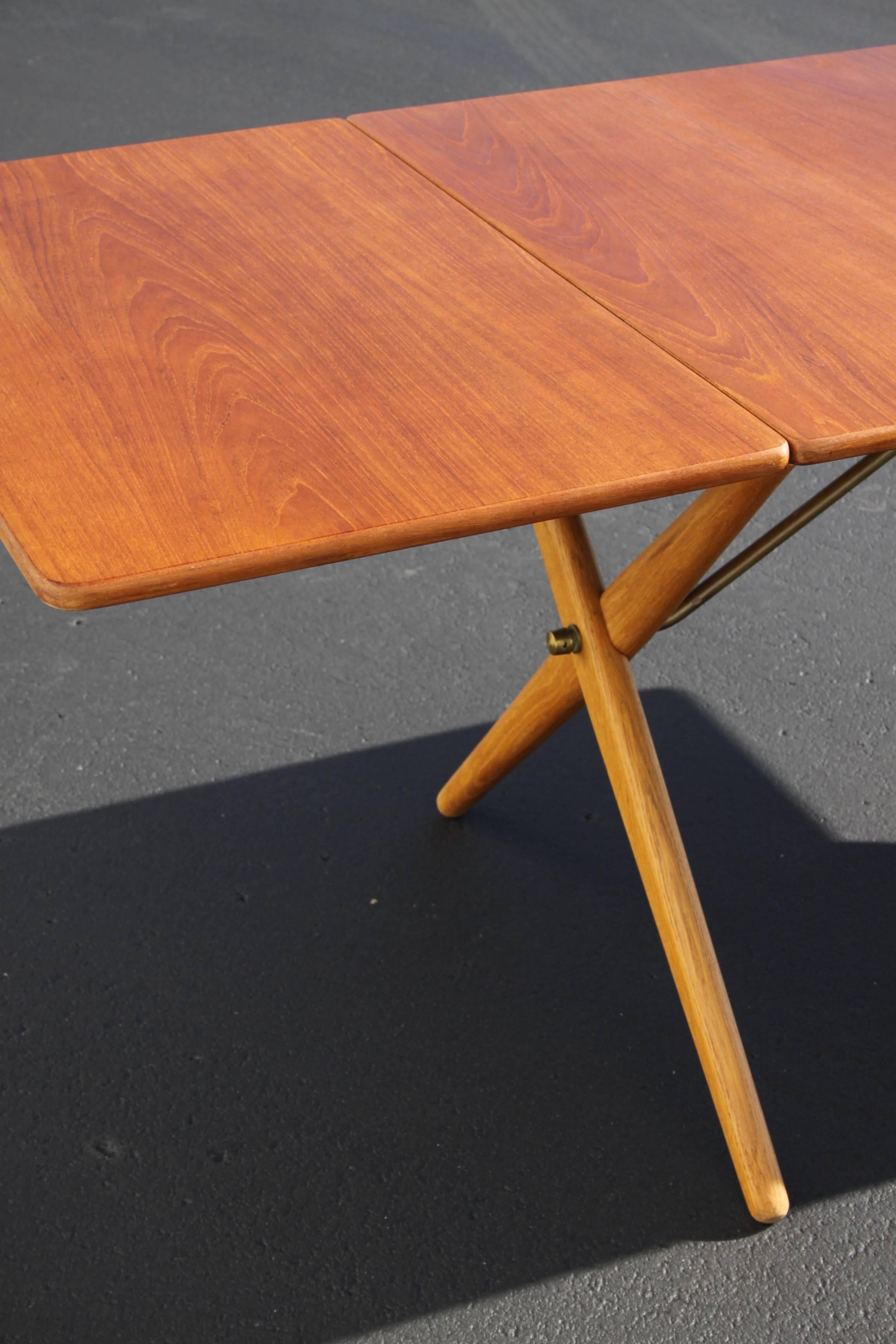 Hans J. Wegner Drop-Leaf Dining Table Model AT-309, Beautifully Restored For Sale 4