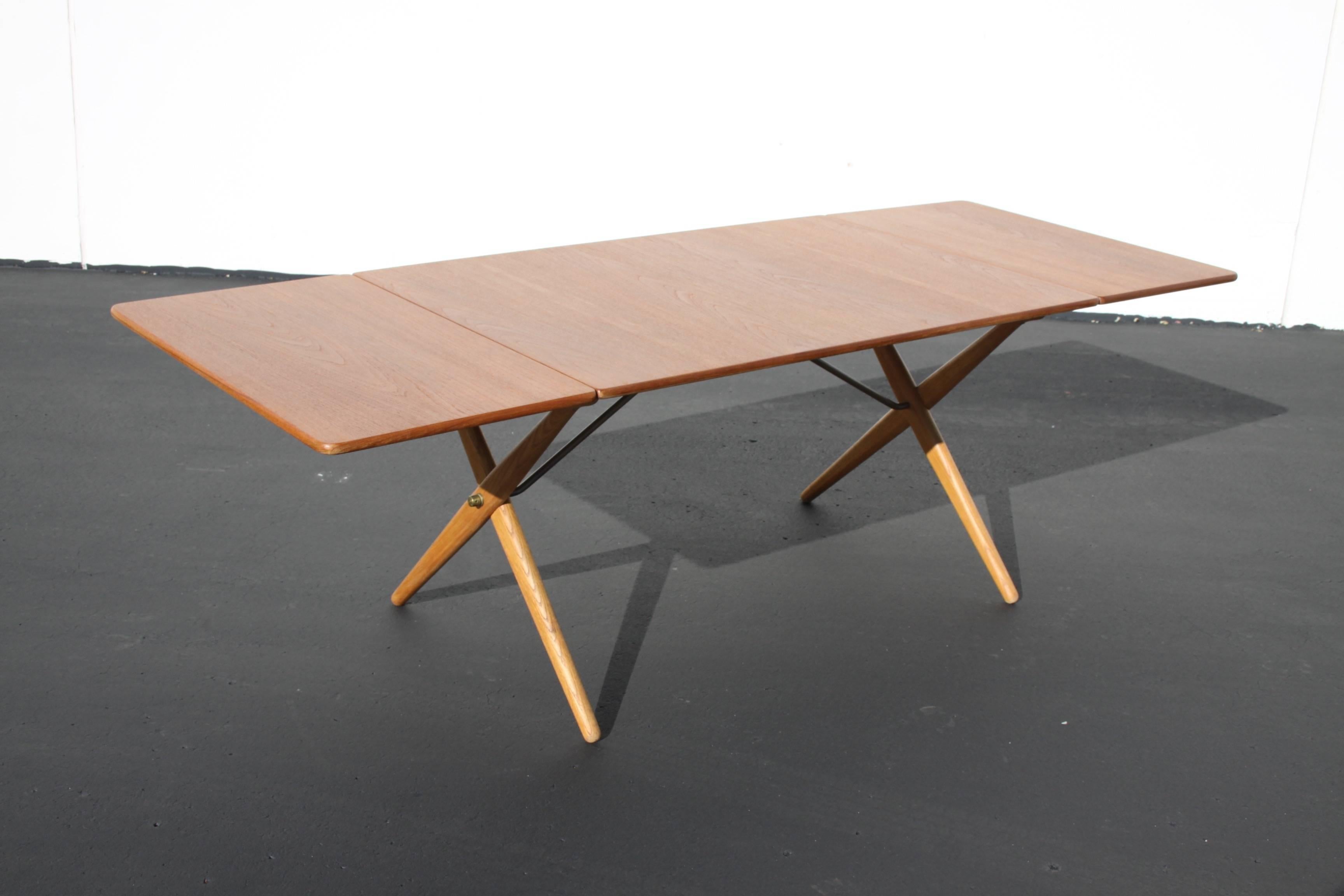 Hans J. Wegner Drop-Leaf Dining Table Model AT-309, Beautifully Restored For Sale 1
