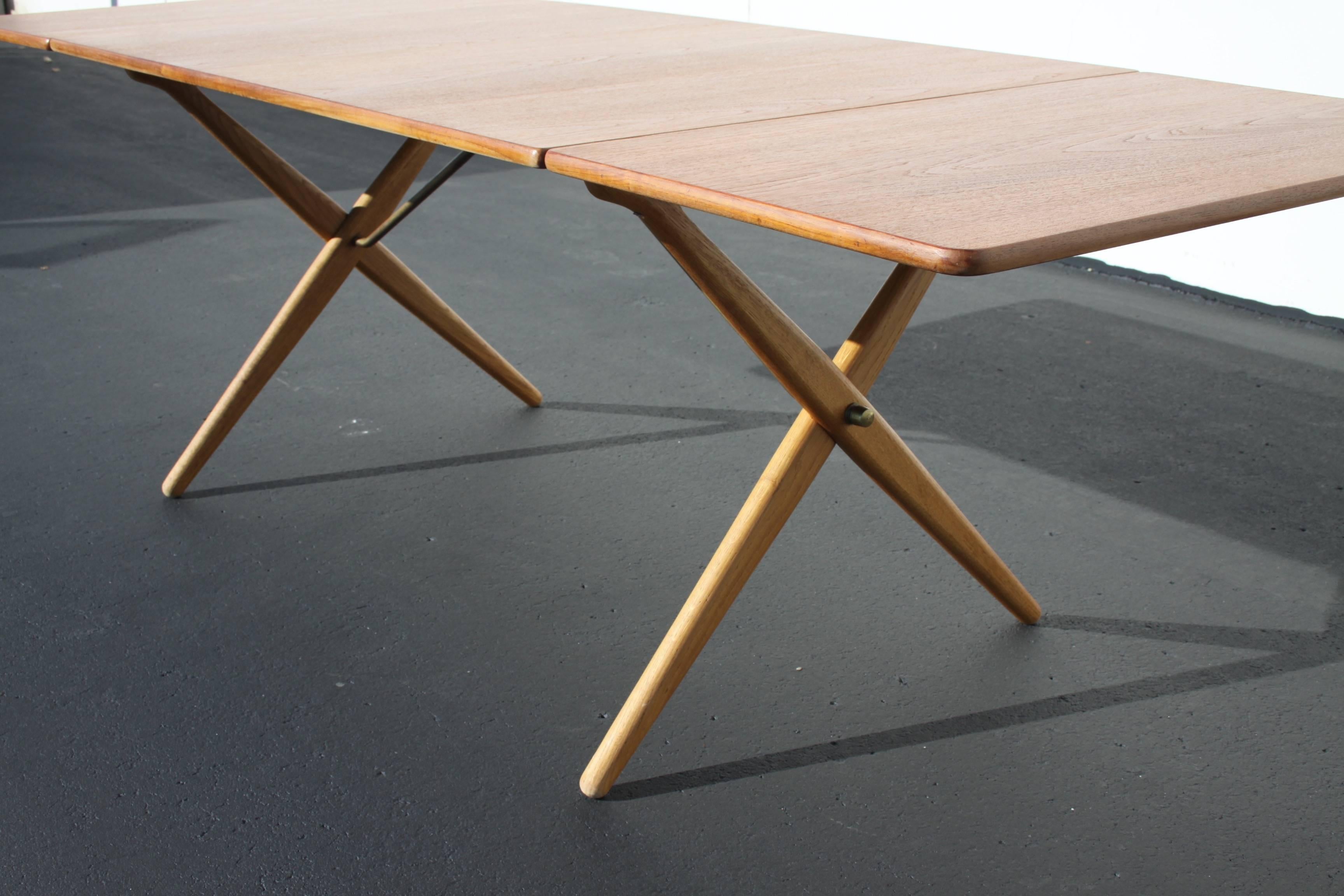 Mid-20th Century Hans J. Wegner Drop-Leaf Dining Table Model AT-309, Beautifully Restored For Sale