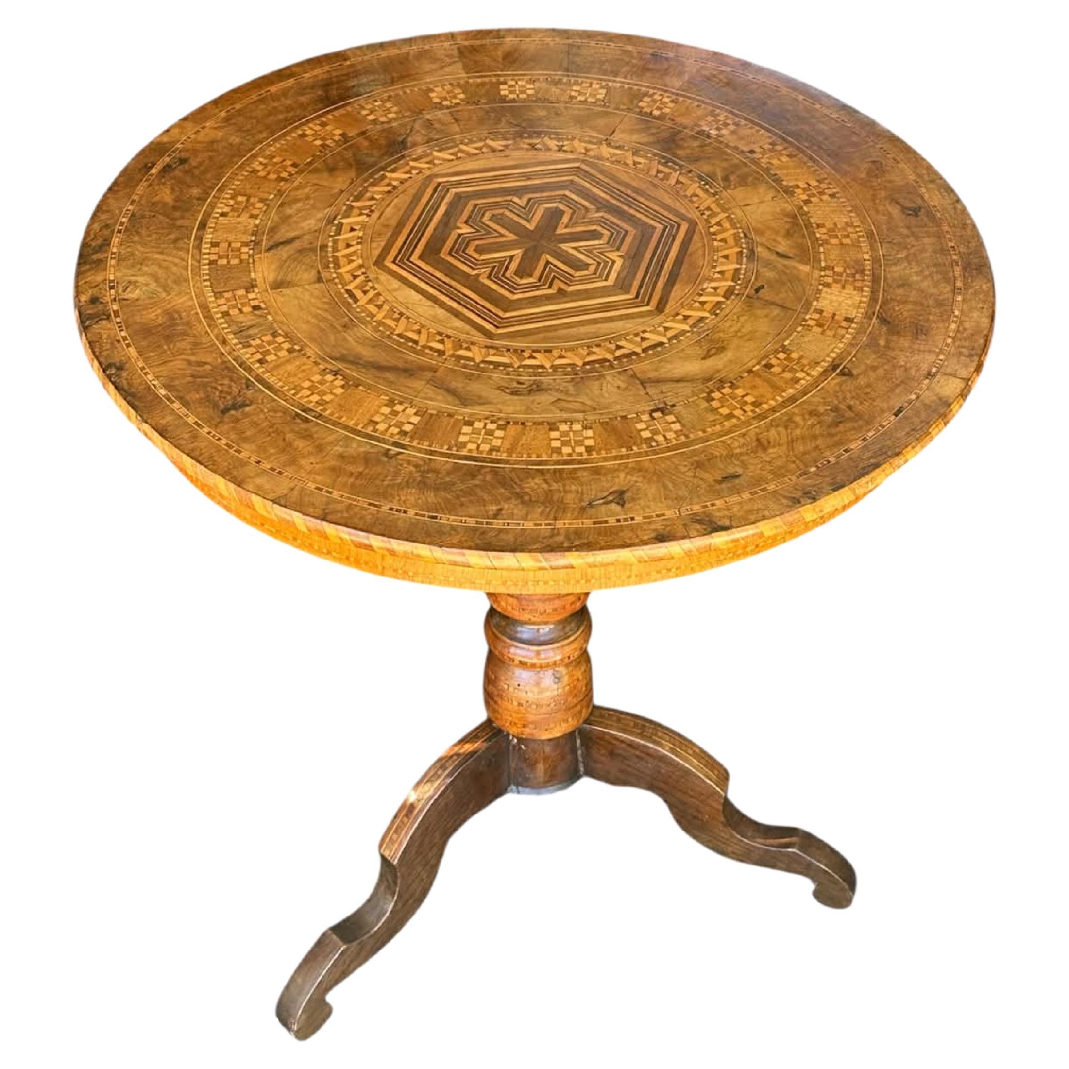 Tavolo italiano intarsiato - CIRCA 1850