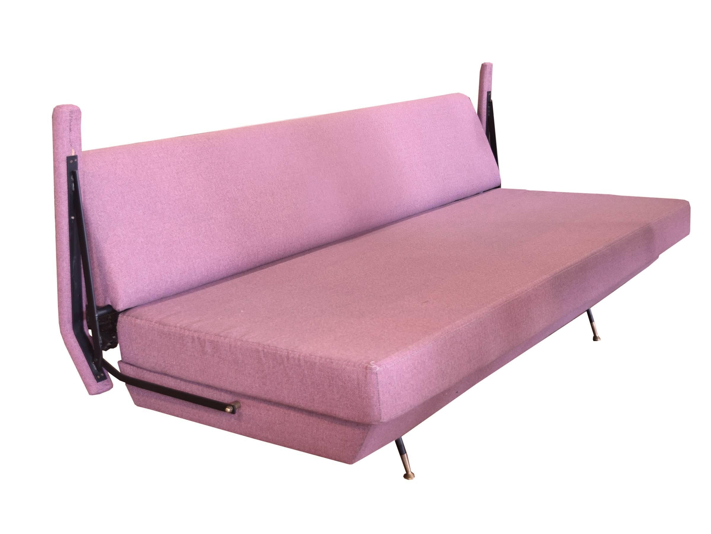 Mid-Century Modern Italian Sofa/Bed in the Style of Osvaldo Borsani