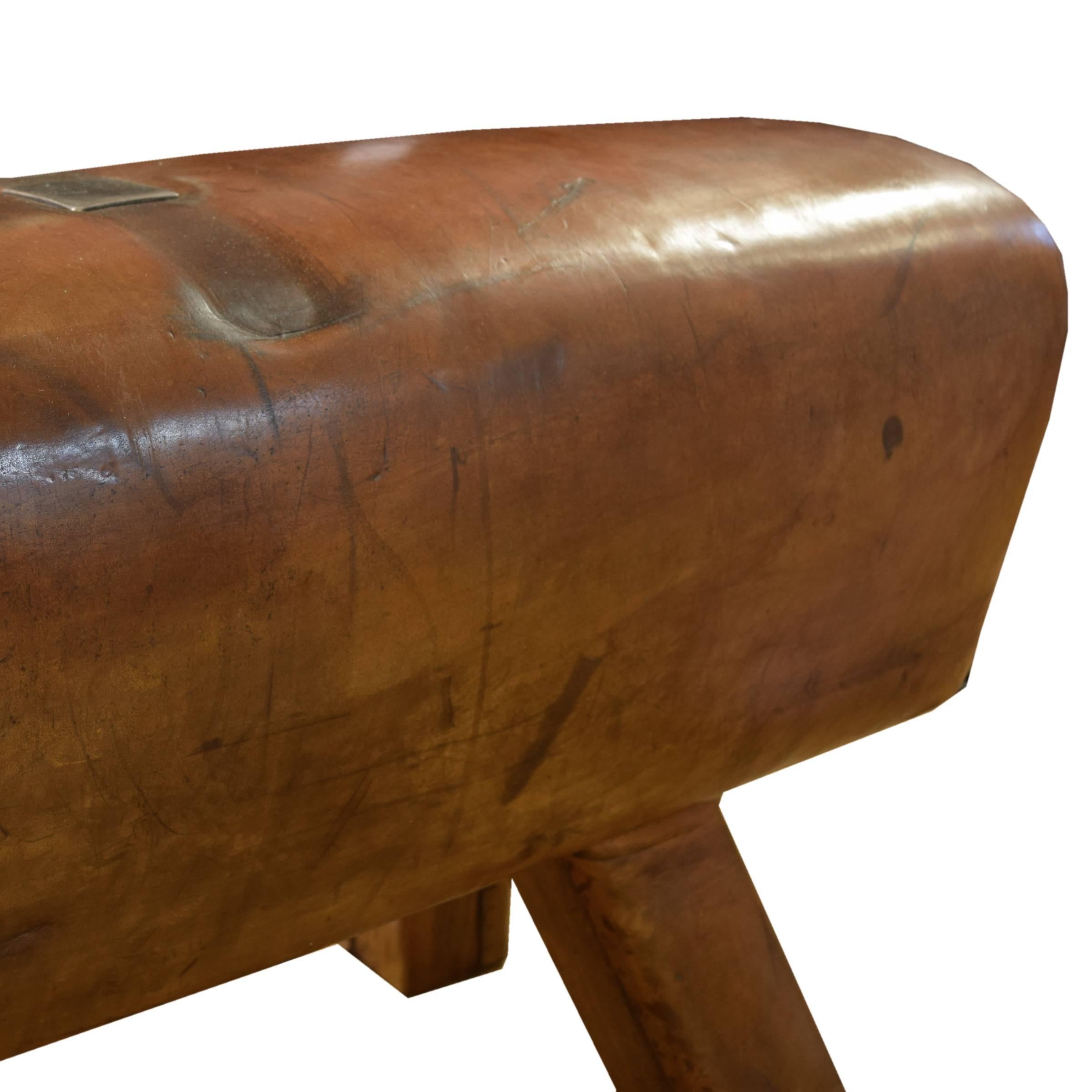 Leather Pommel Horse Bench In Excellent Condition In Round Top, TX