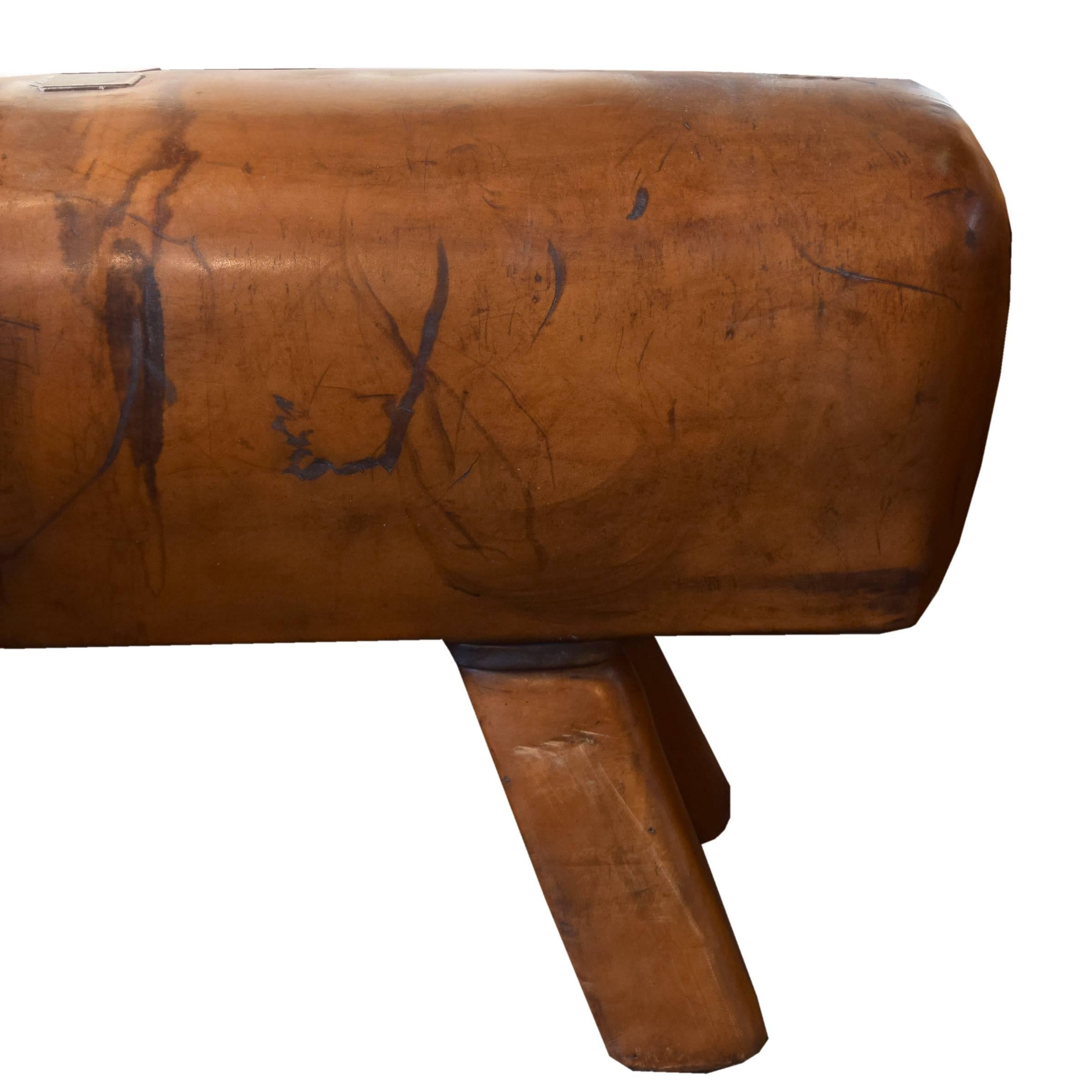 Leather Pommel Horse Bench In Excellent Condition In Round Top, TX